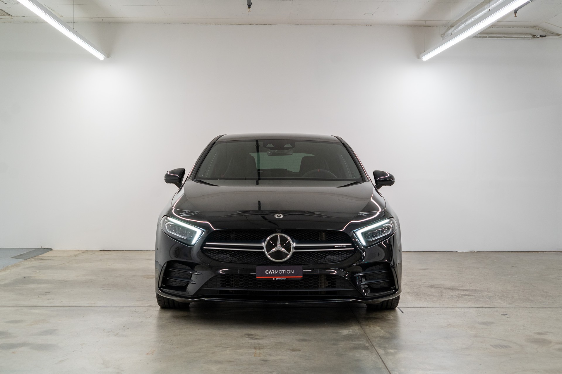 MERCEDES-BENZ A 35 AMG 4matic-showroom-element-1