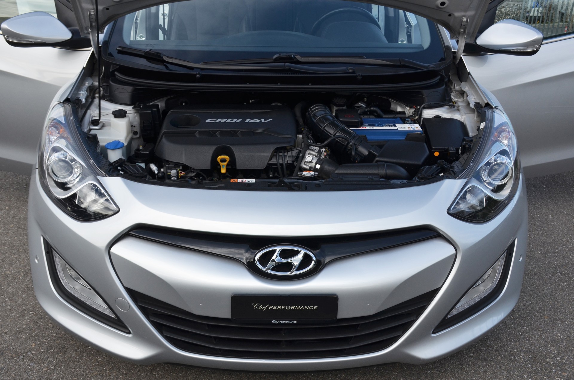 HYUNDAI i30 Wagon 1.6 CRDi Style-image-8