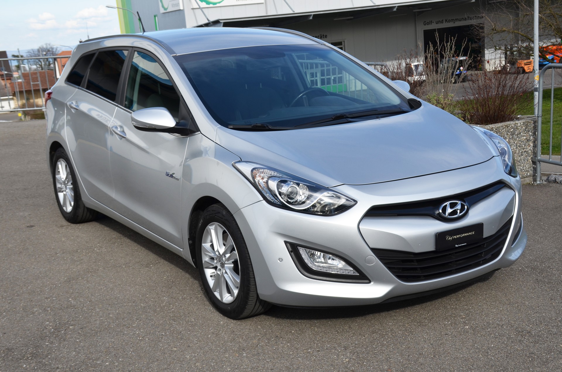 HYUNDAI i30 Wagon 1.6 CRDi Style-image-2