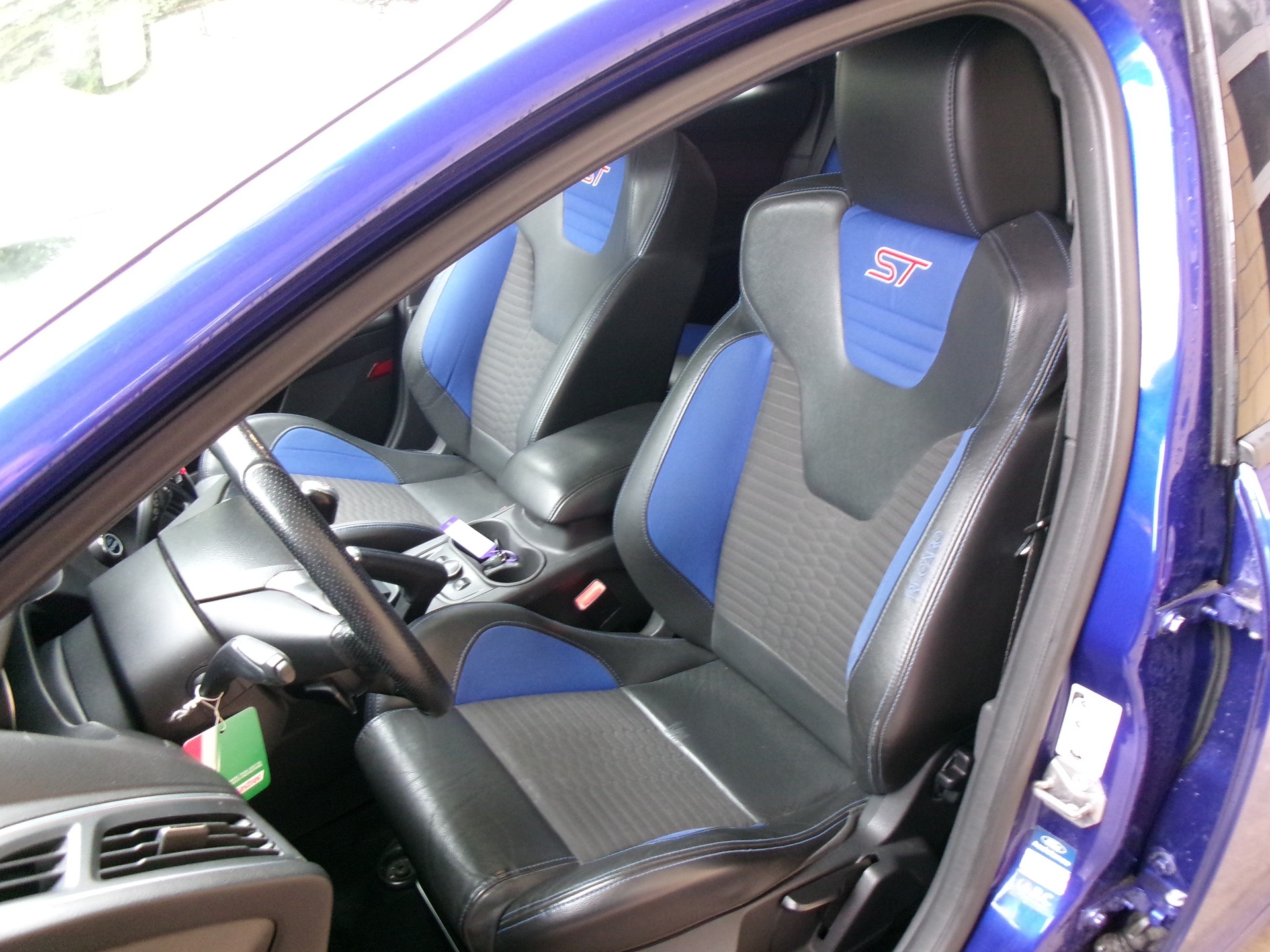 FORD Focus 2.0 SCTi ST-2-showroom-element-3