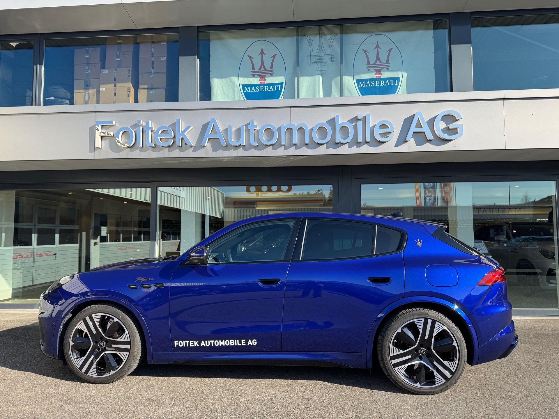 MASERATI Grecale Folgore 105kWh-showroom-element-1