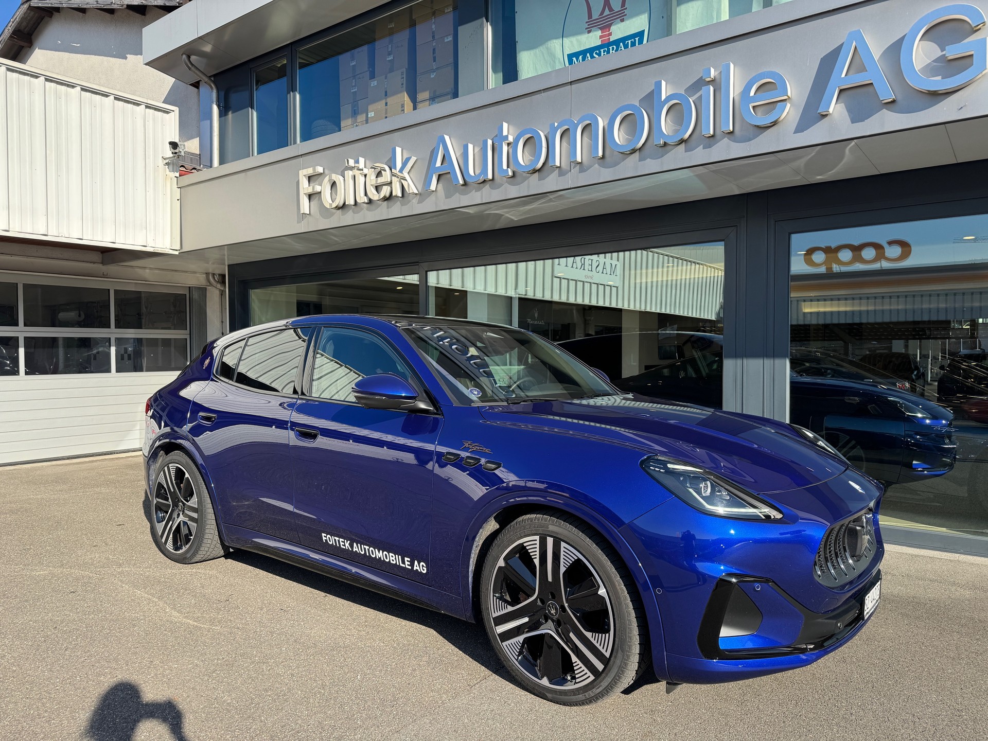 MASERATI Grecale Folgore 105kWh-showroom-element-2