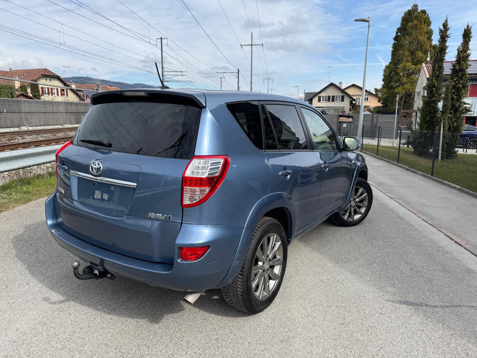 TOYOTA RAV-4 2.2D-CAT Linea Sol Premium AT-showroom-element-2
