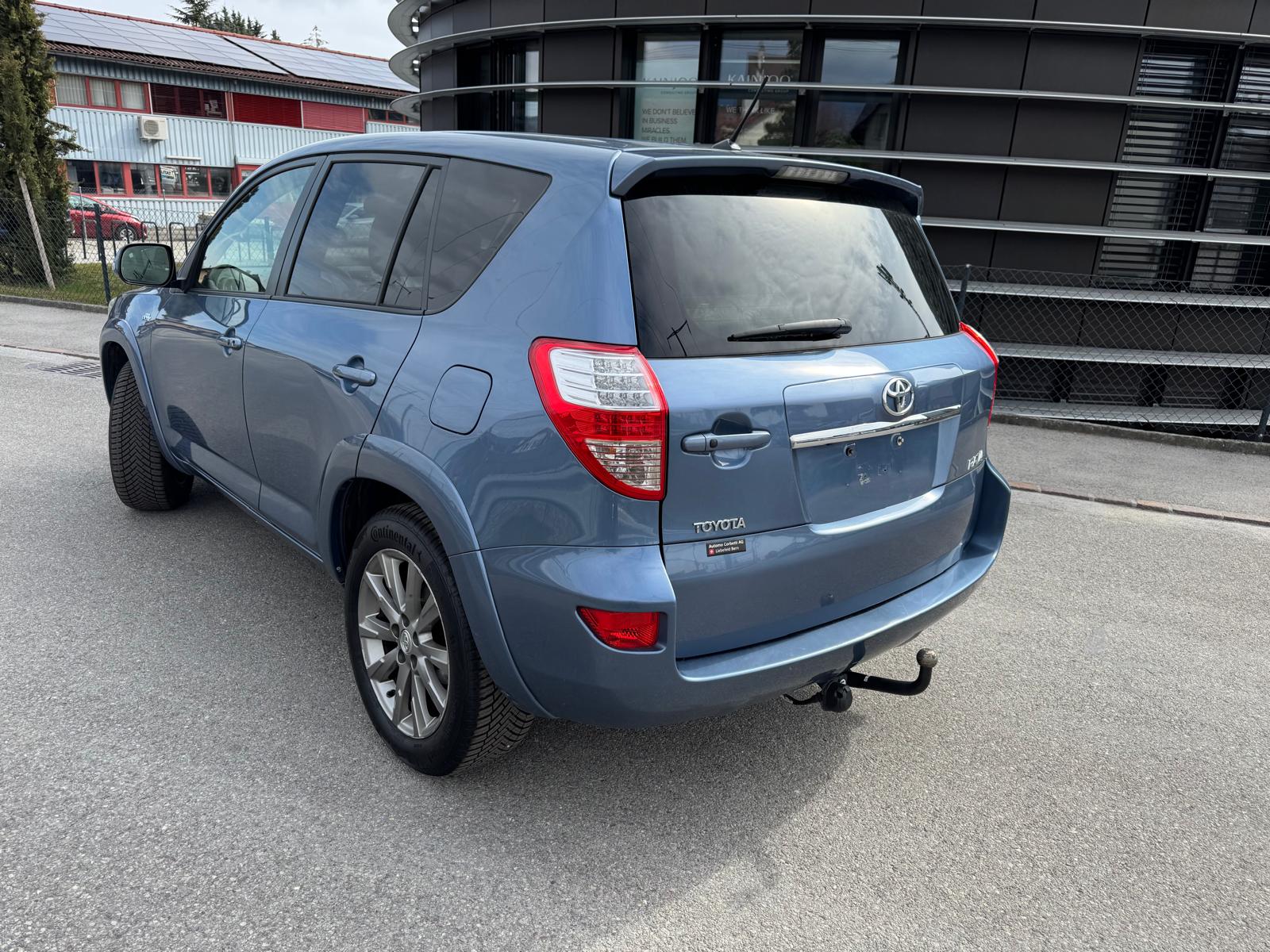 TOYOTA RAV-4 2.2D-CAT Linea Sol Premium AT-showroom-element-3