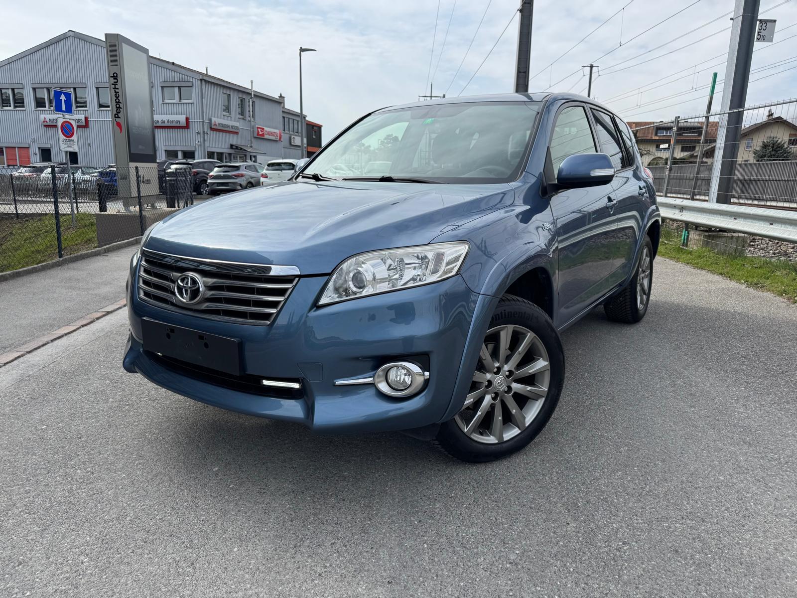 TOYOTA RAV-4 2.2D-CAT Linea Sol Premium AT