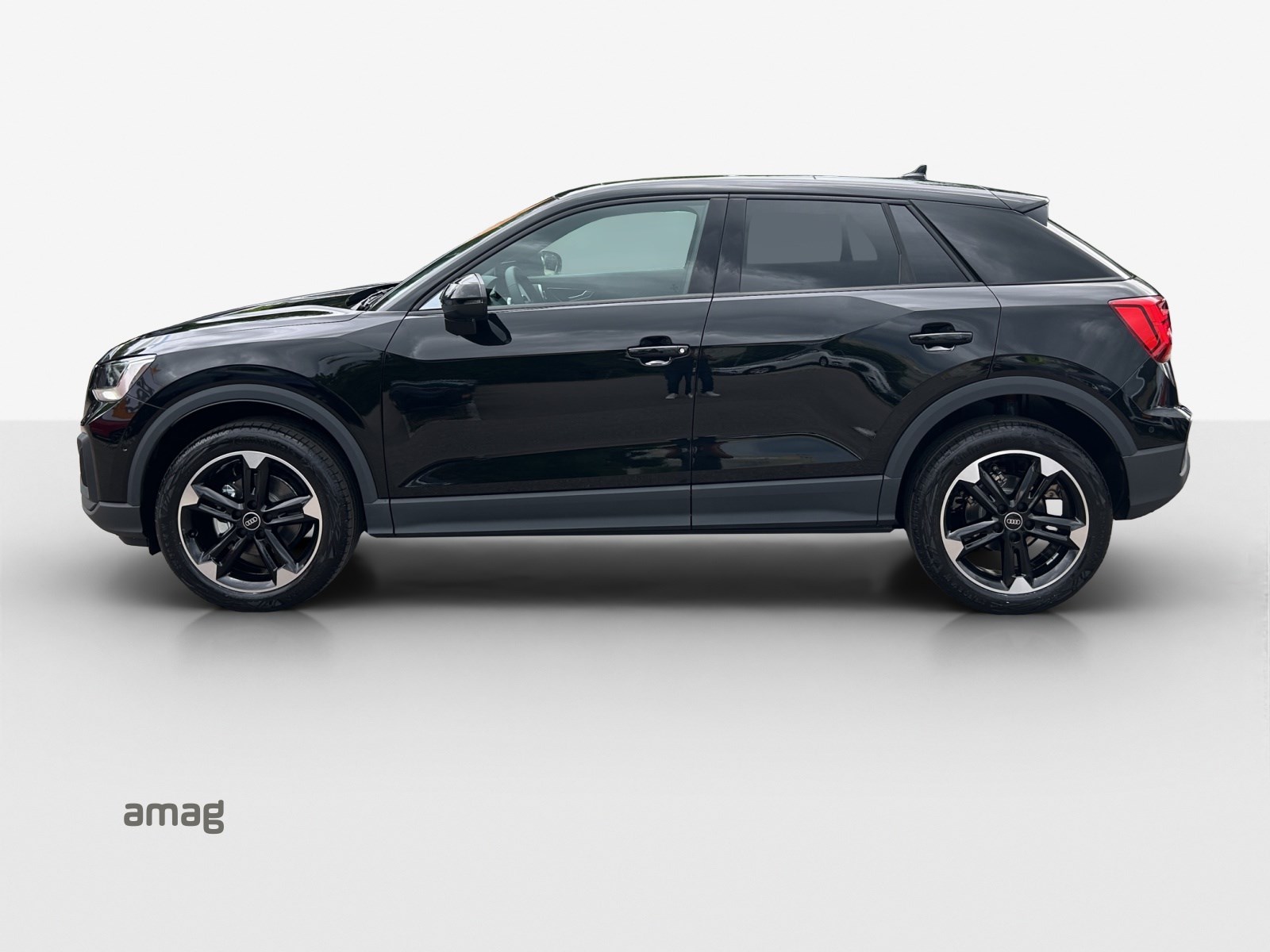 AUDI Q2 35 TFSI S-tronic-showroom-element-1
