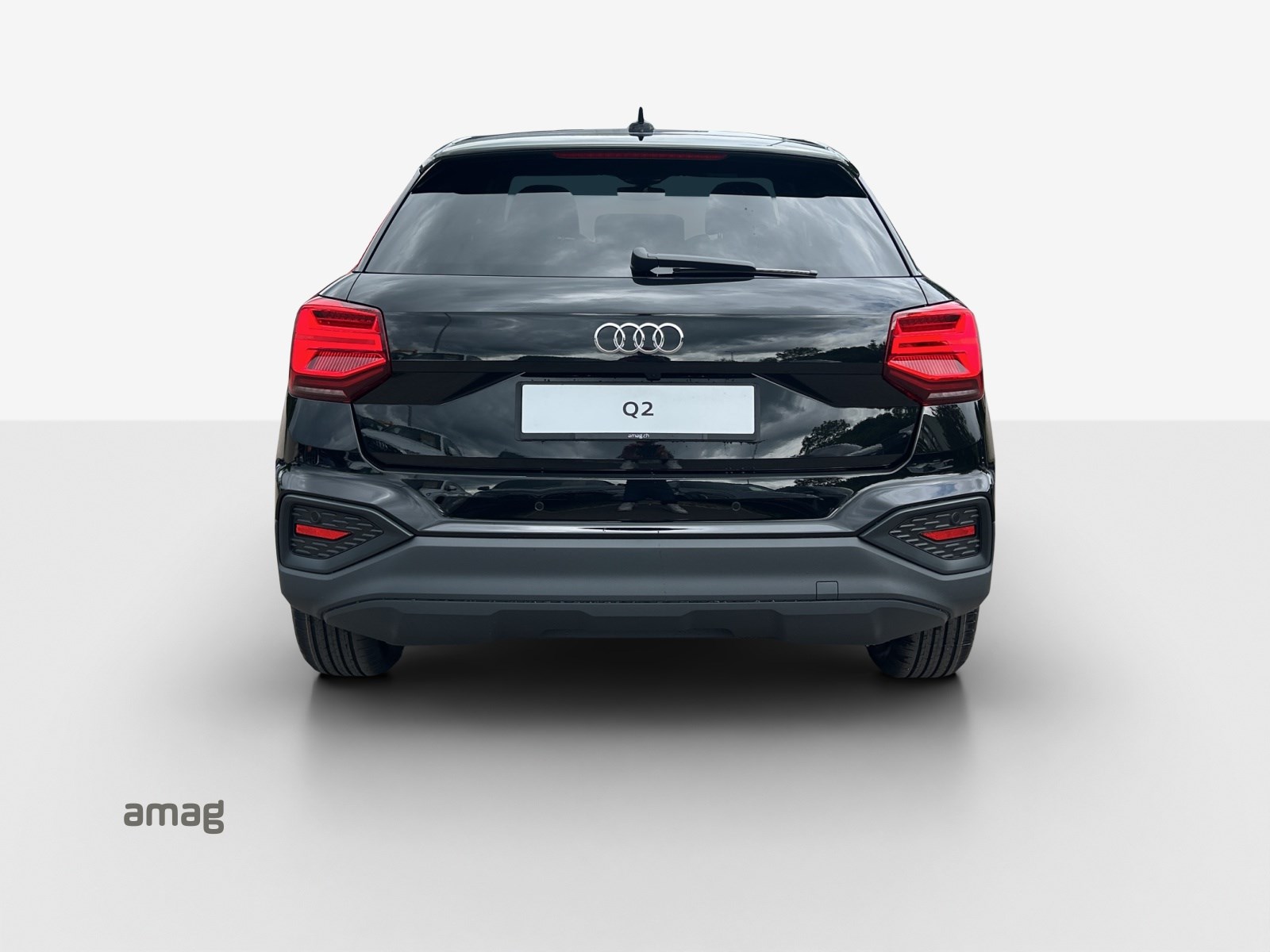 AUDI Q2 35 TFSI S-tronic-showroom-element-3