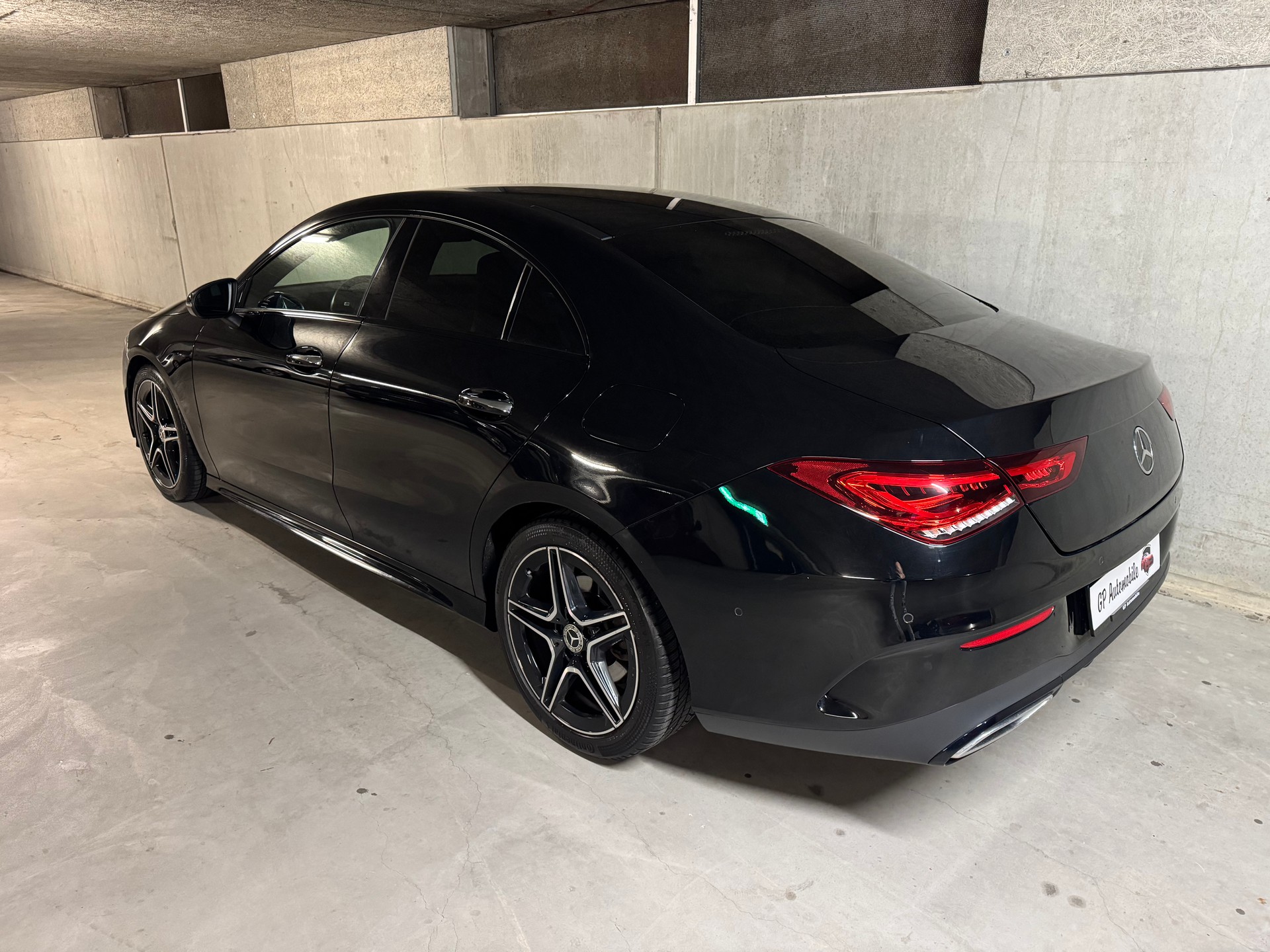 MERCEDES-BENZ CLA 200 d AMG Line 8G-DCT-showroom-element-2