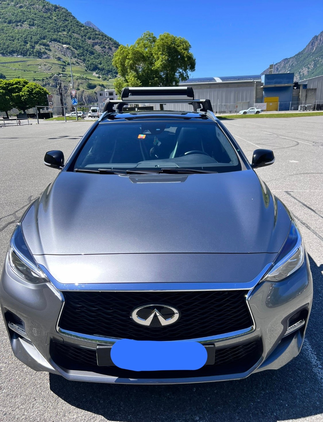 INFINITI Q30 2.0t Sport AWD DCT