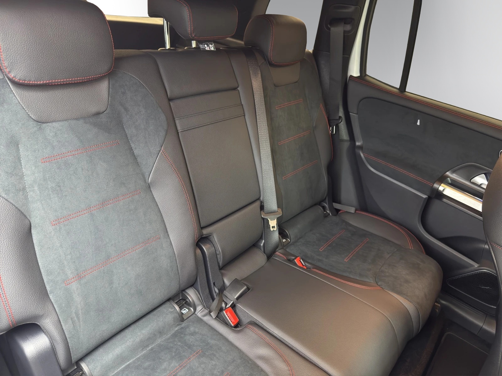 Image MERCEDES-BENZ GLB-250 GLB 250 4Matic 8G-Tronic