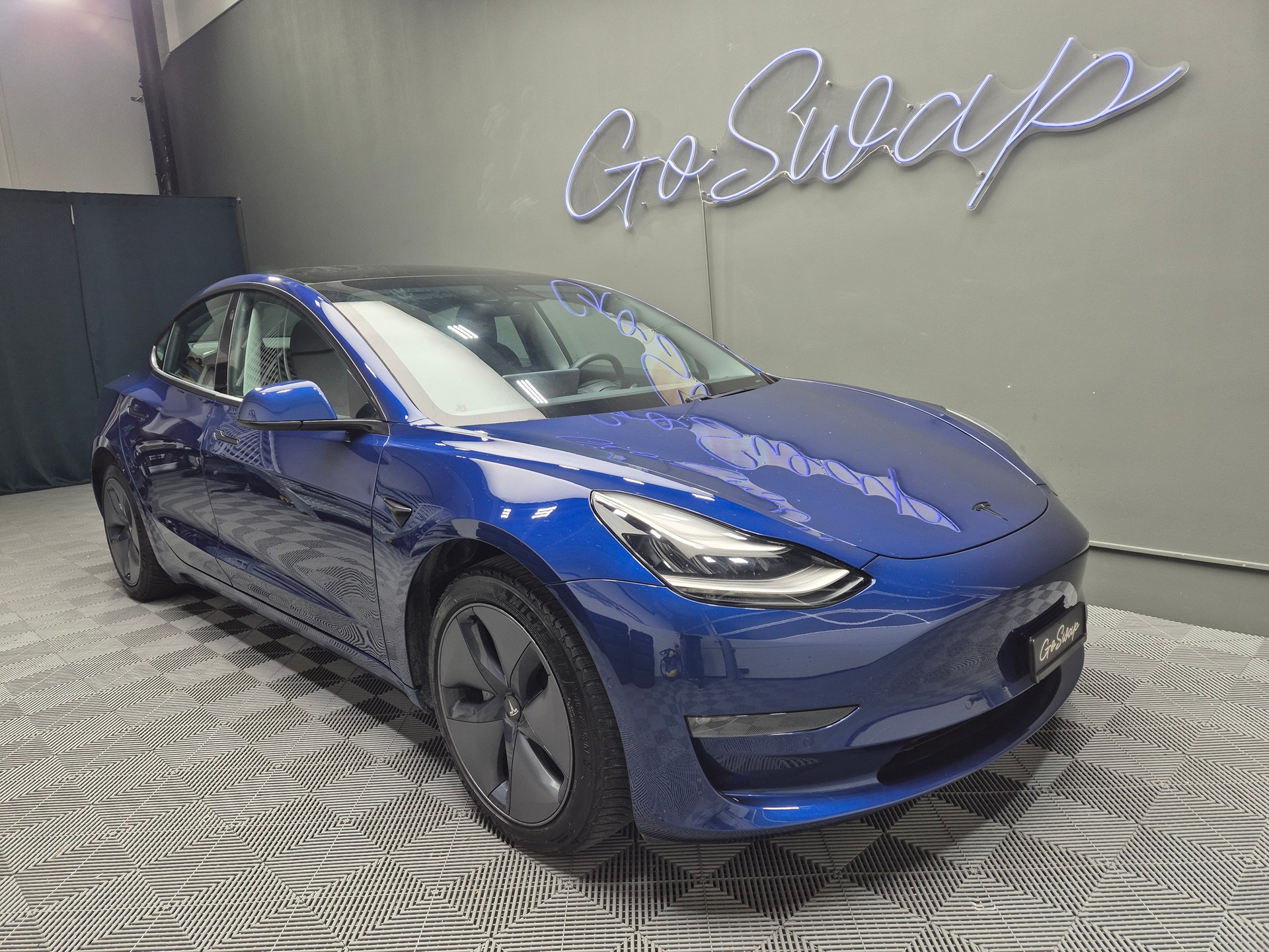 TESLA Model 3 Long Range Dual Motor AWD - Crochet d'attelage-showroom-element-1