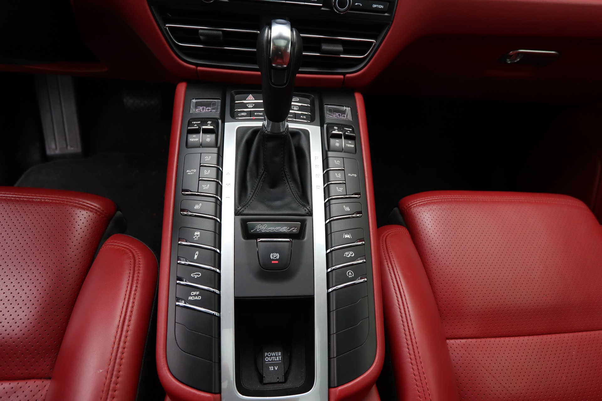 PORSCHE Macan GTS PDK-image-19