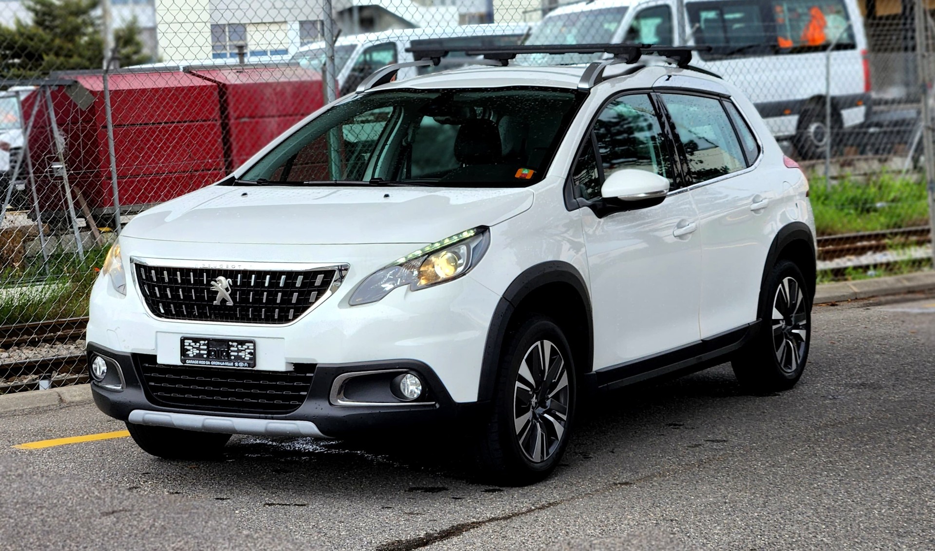 PEUGEOT 2008 1.2 PureTech Allure-showroom-element-2