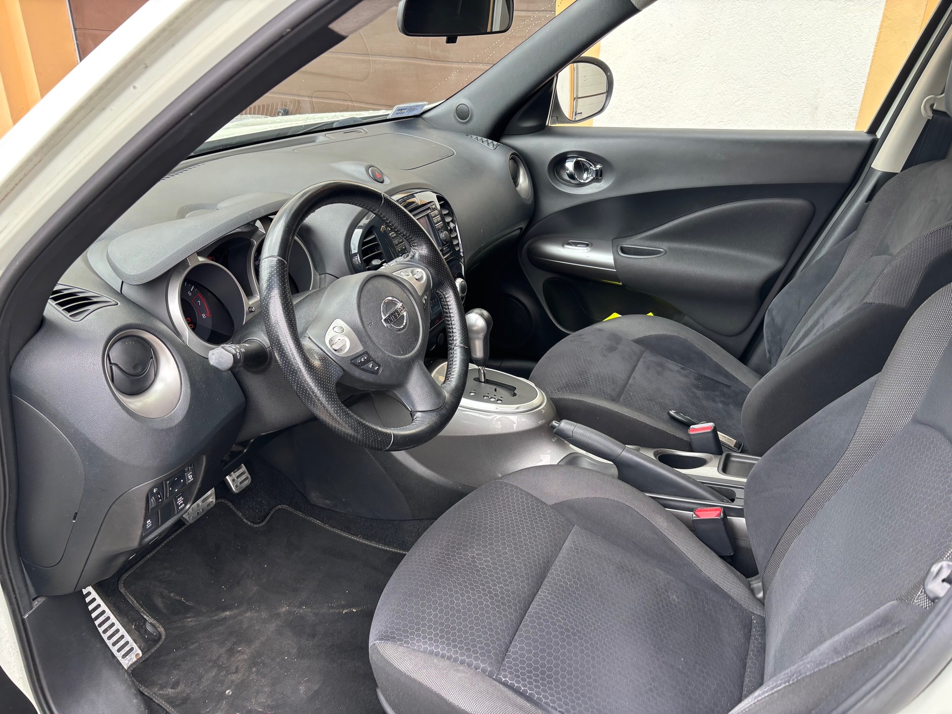 NISSAN Juke 1.6 DIG-T tekna 4x4 Xtronic M-CVT-image-3