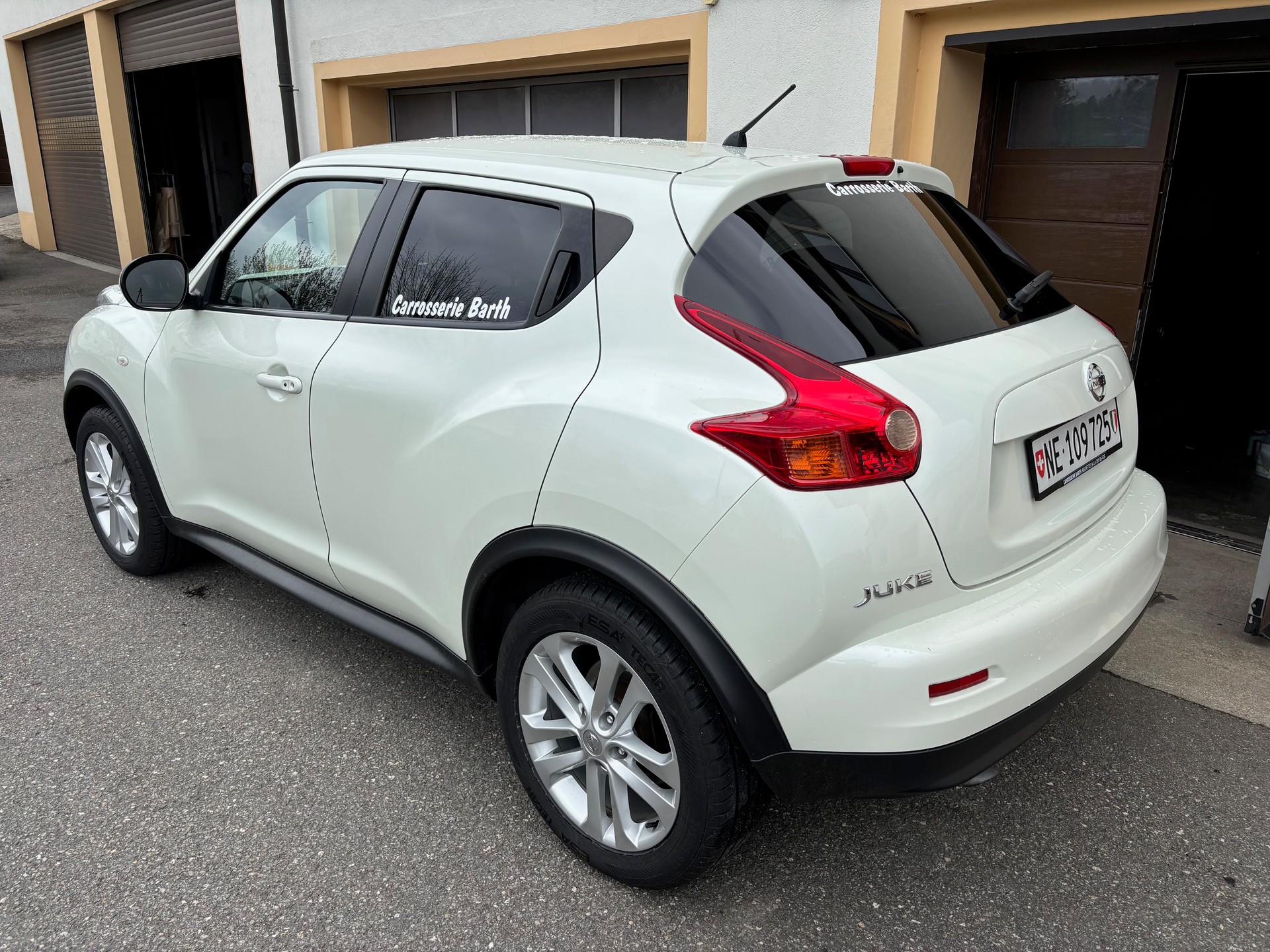 NISSAN Juke 1.6 DIG-T tekna 4x4 Xtronic M-CVT-image-1