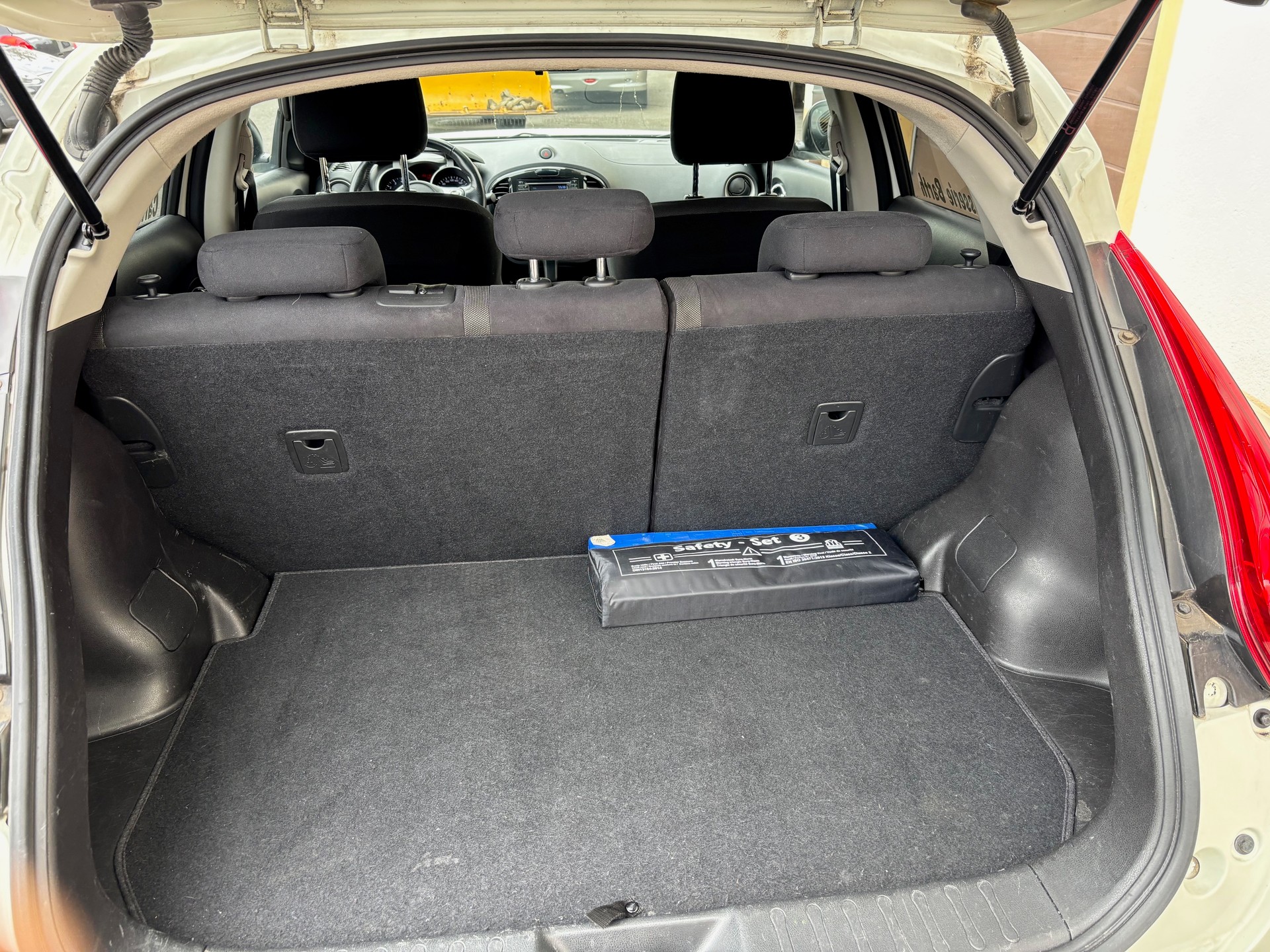 NISSAN Juke 1.6 DIG-T tekna 4x4 Xtronic M-CVT-image-4