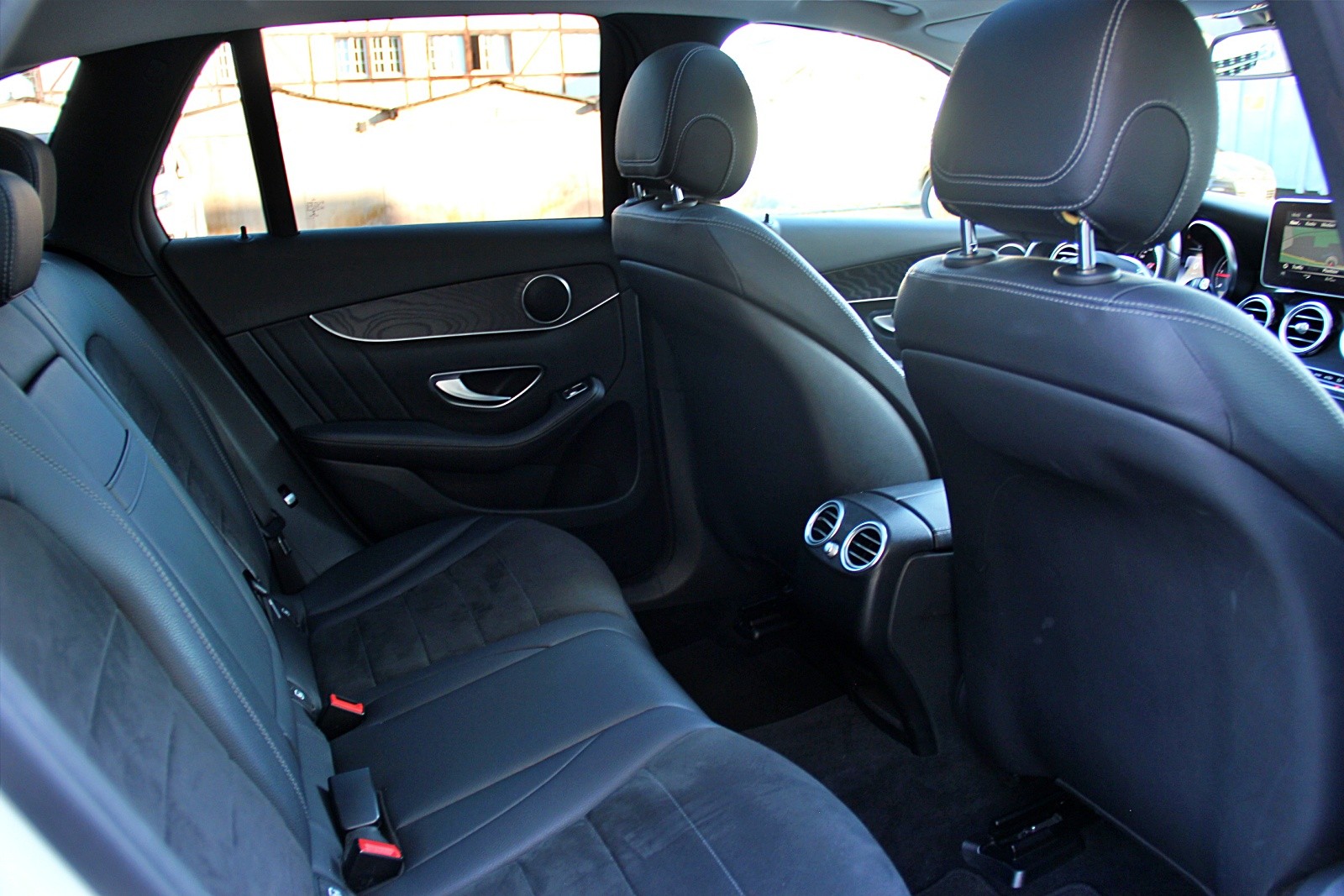 MERCEDES-BENZ GLC 250 d AMG Line 4Matic 9G-Tronic-image-13