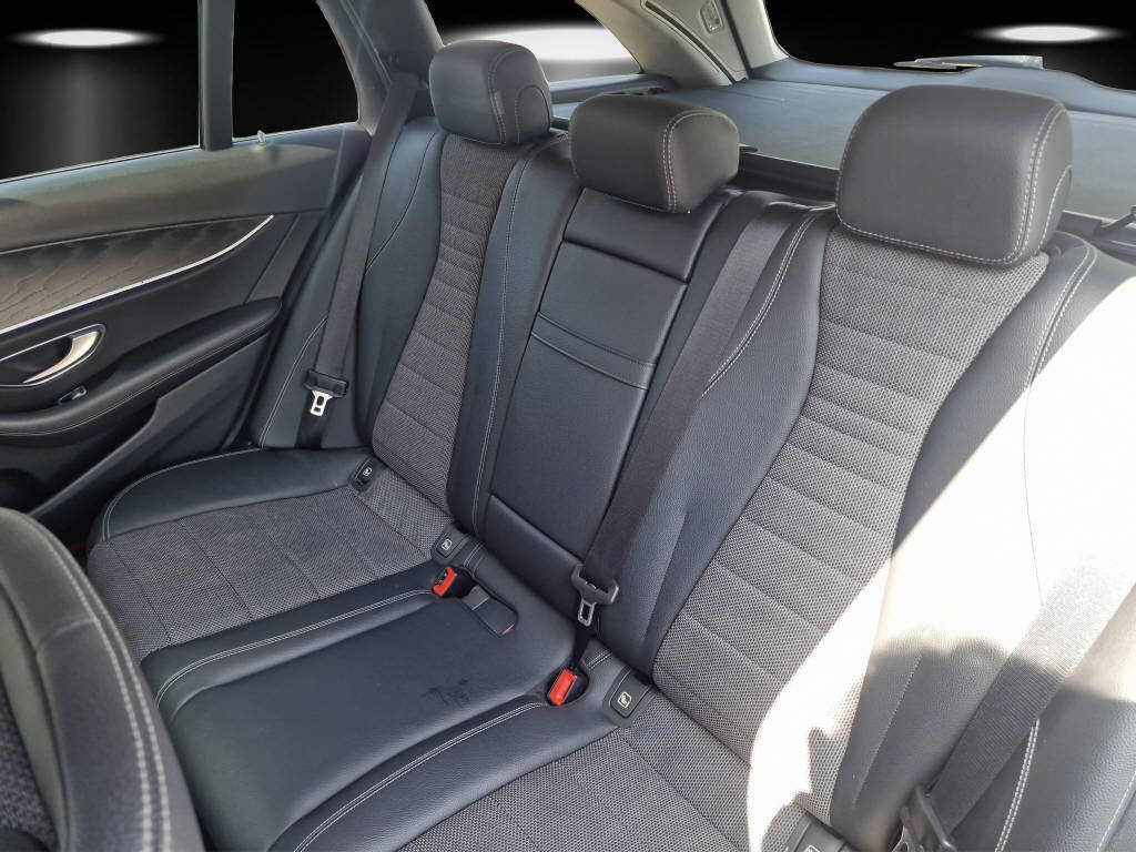 MERCEDES-BENZ E 220 d Swiss Star Avantgarde 4matic Kombi-image-9