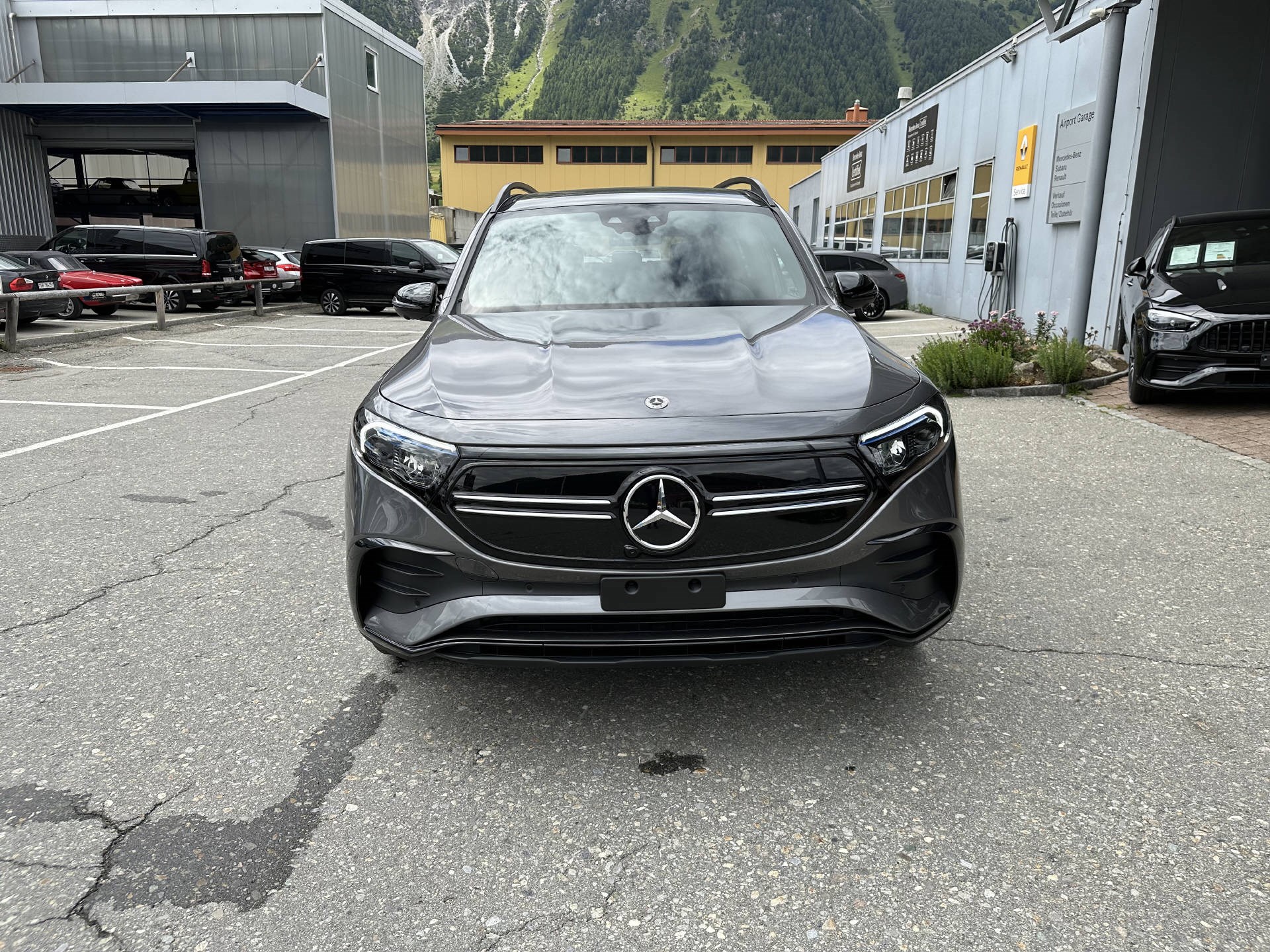 MERCEDES-BENZ EQB 350 AMG Line 4matic-showroom-element-3