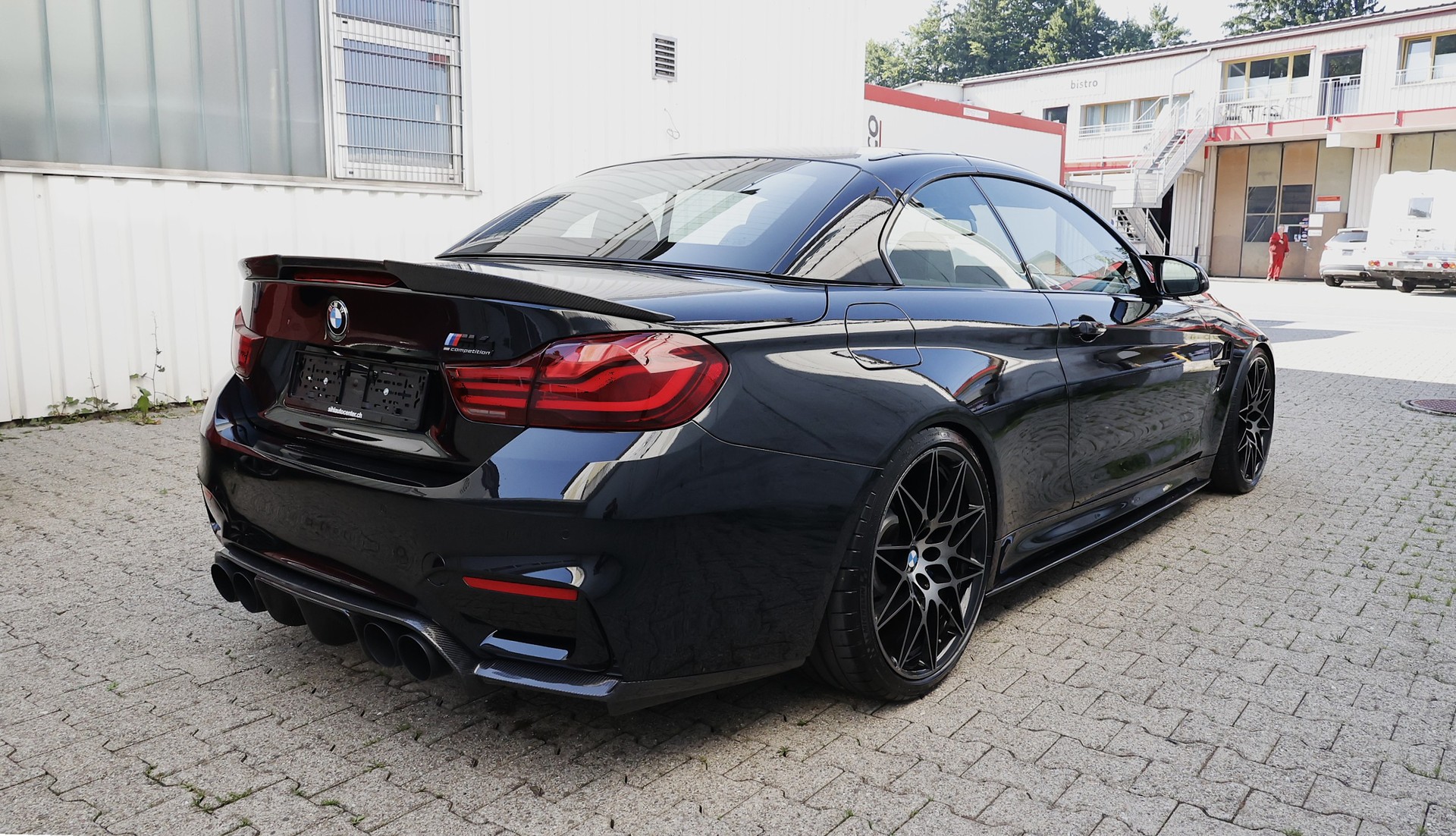 BMW M4 Cabriolet Drivelogic M Competition-showroom-element-3