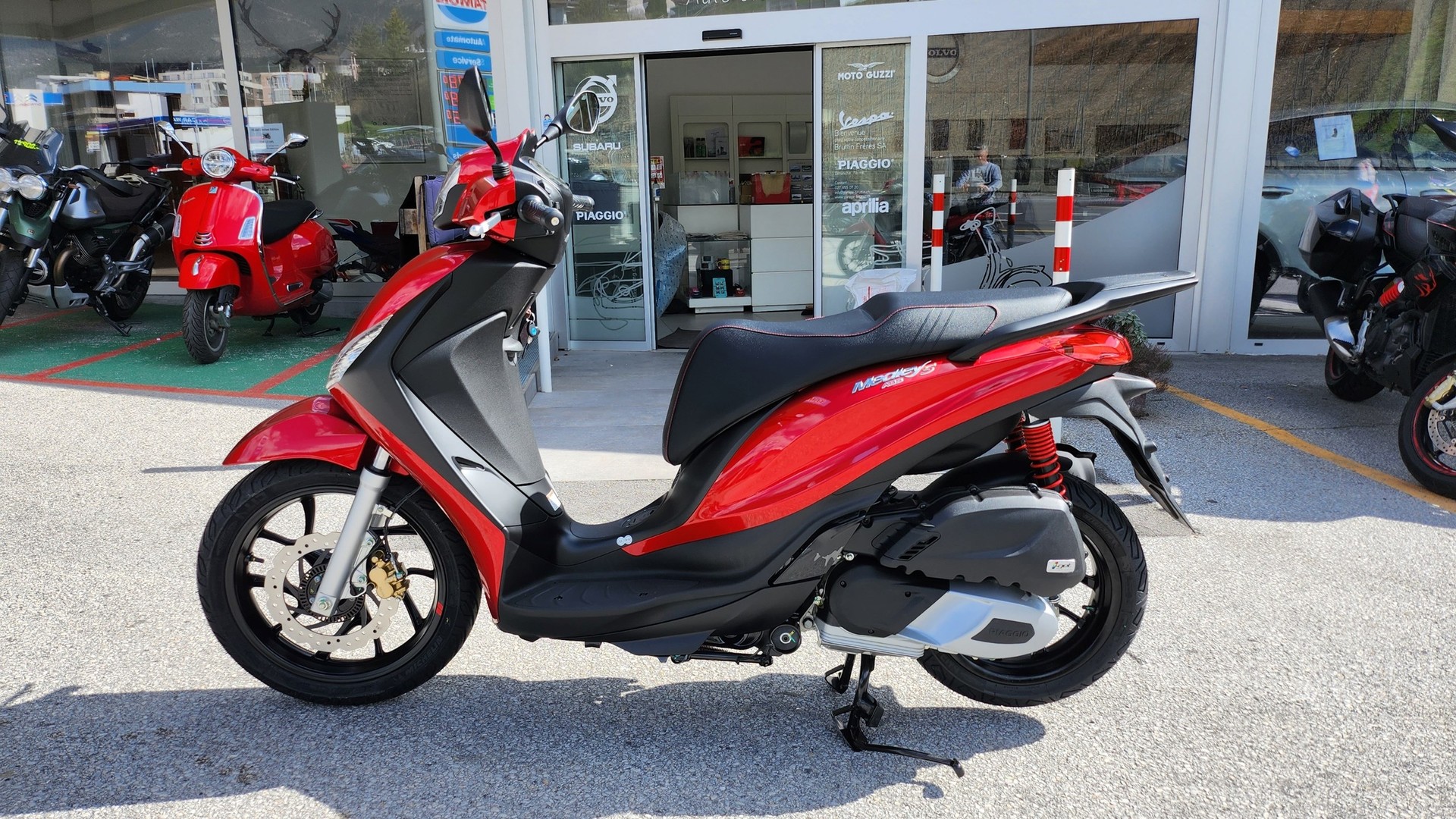 PIAGGIO Medley 125 Sport-showroom-element-1
