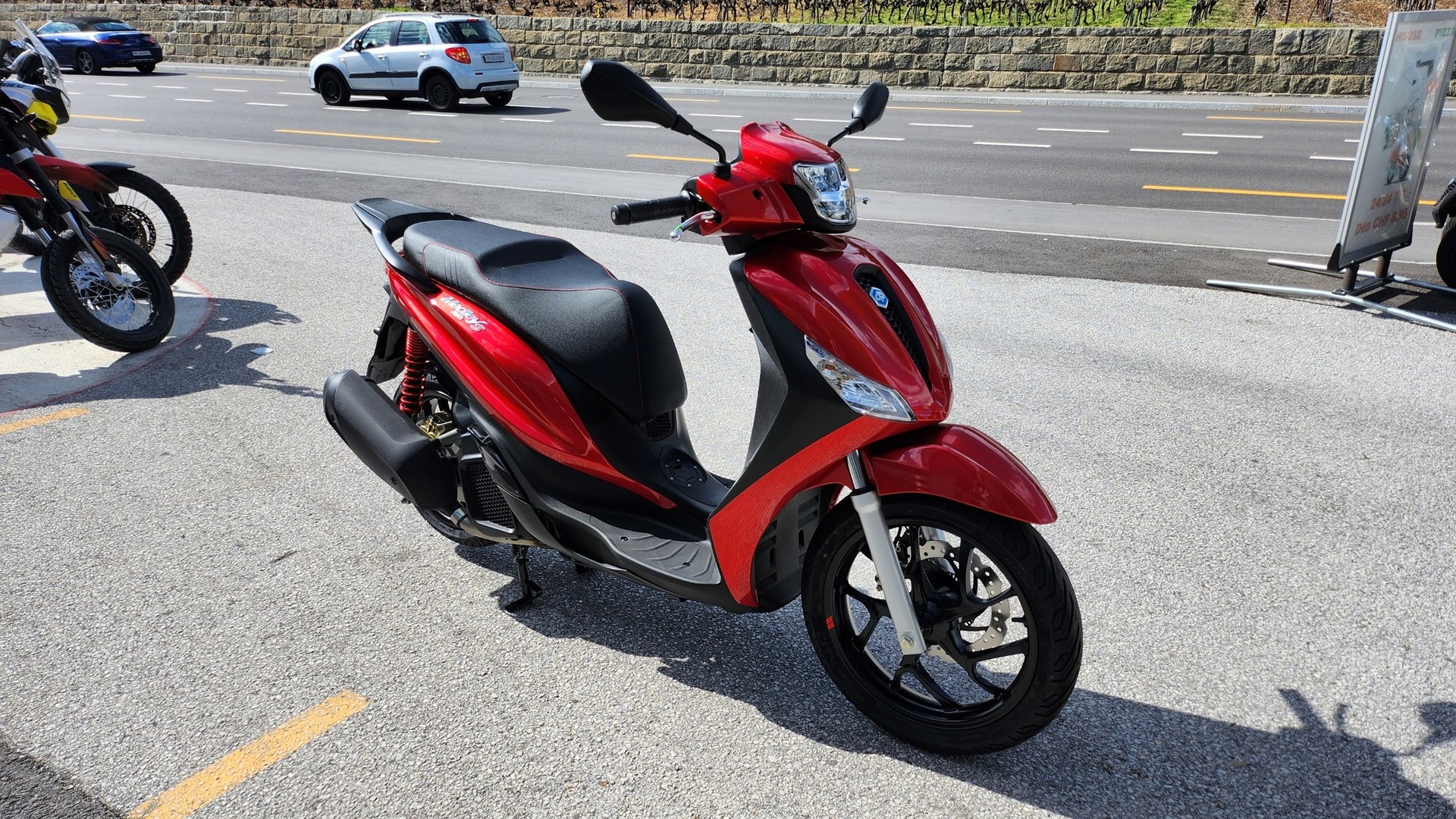 PIAGGIO Medley 125 Sport-showroom-element-3