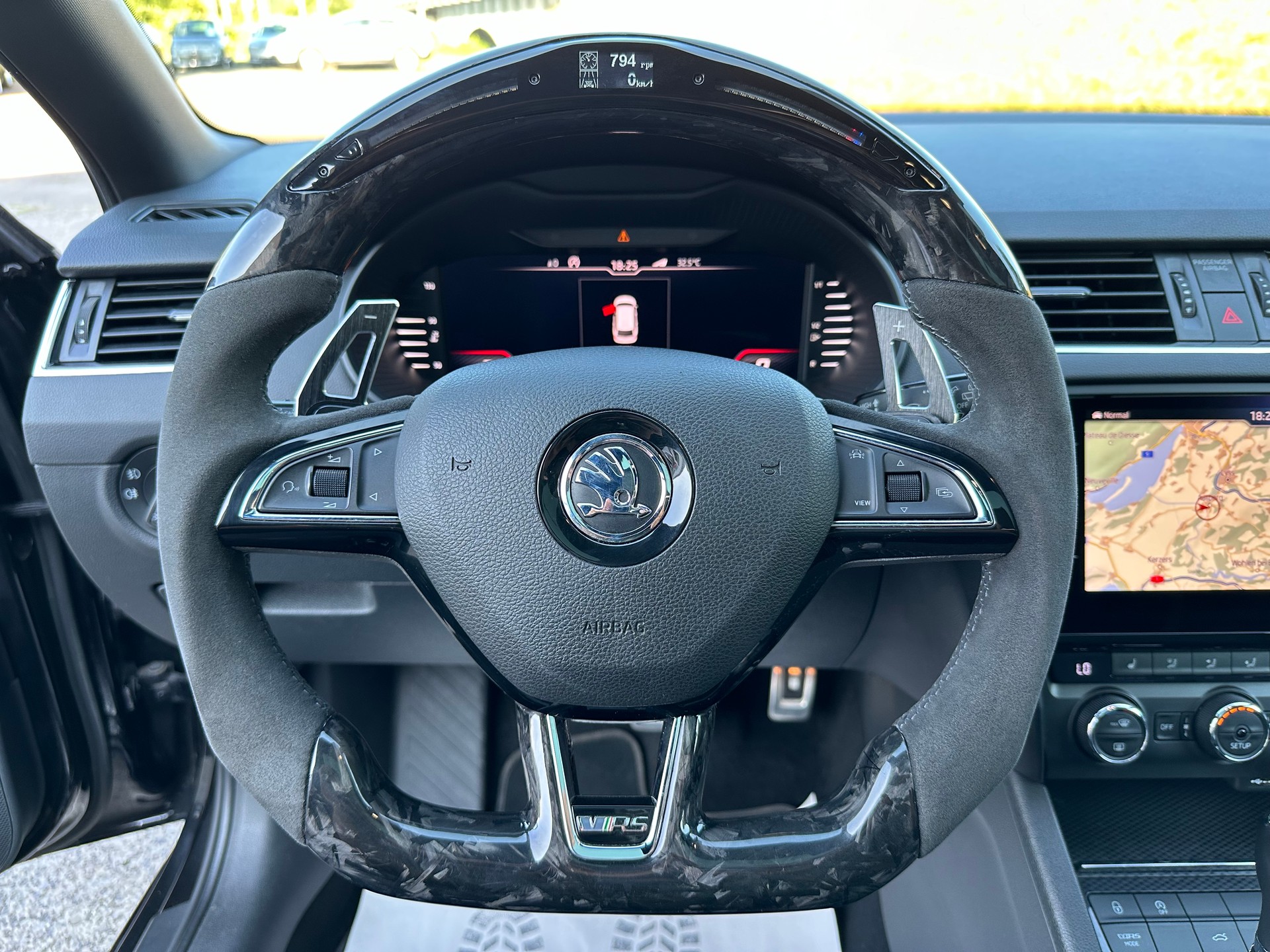 SKODA Octavia Combi 2.0 TSI RS DSG-image-9