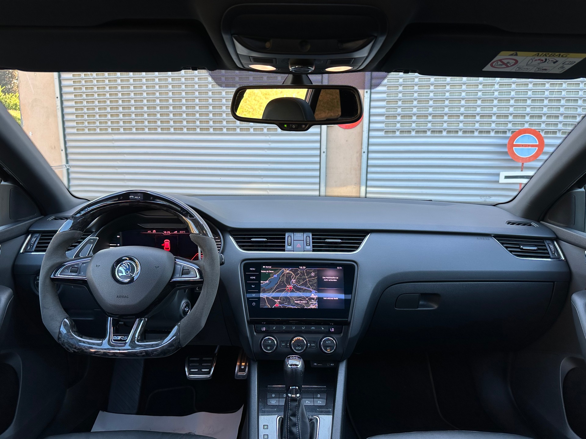 SKODA Octavia Combi 2.0 TSI RS DSG-image-12