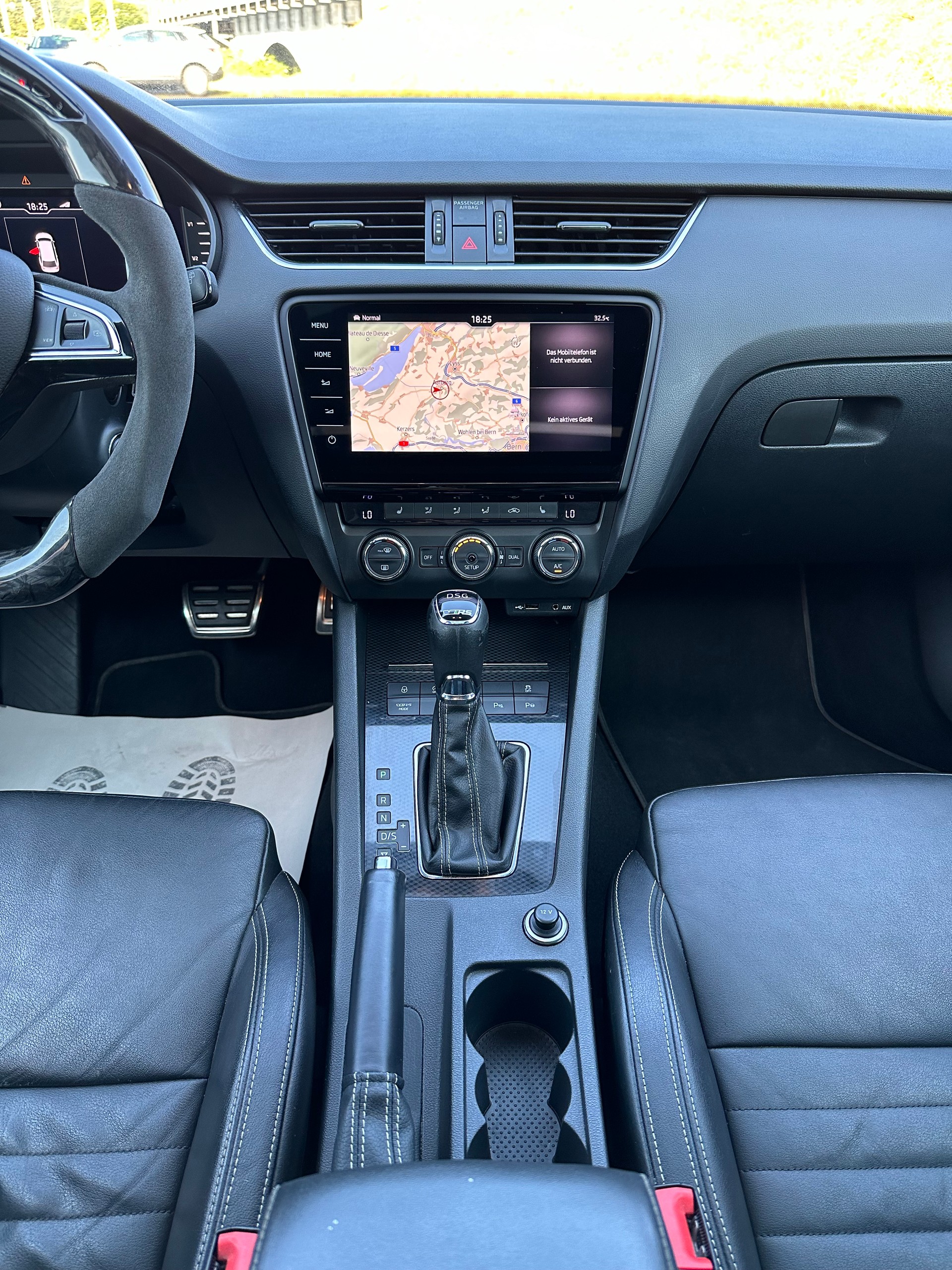 SKODA Octavia Combi 2.0 TSI RS DSG-image-11