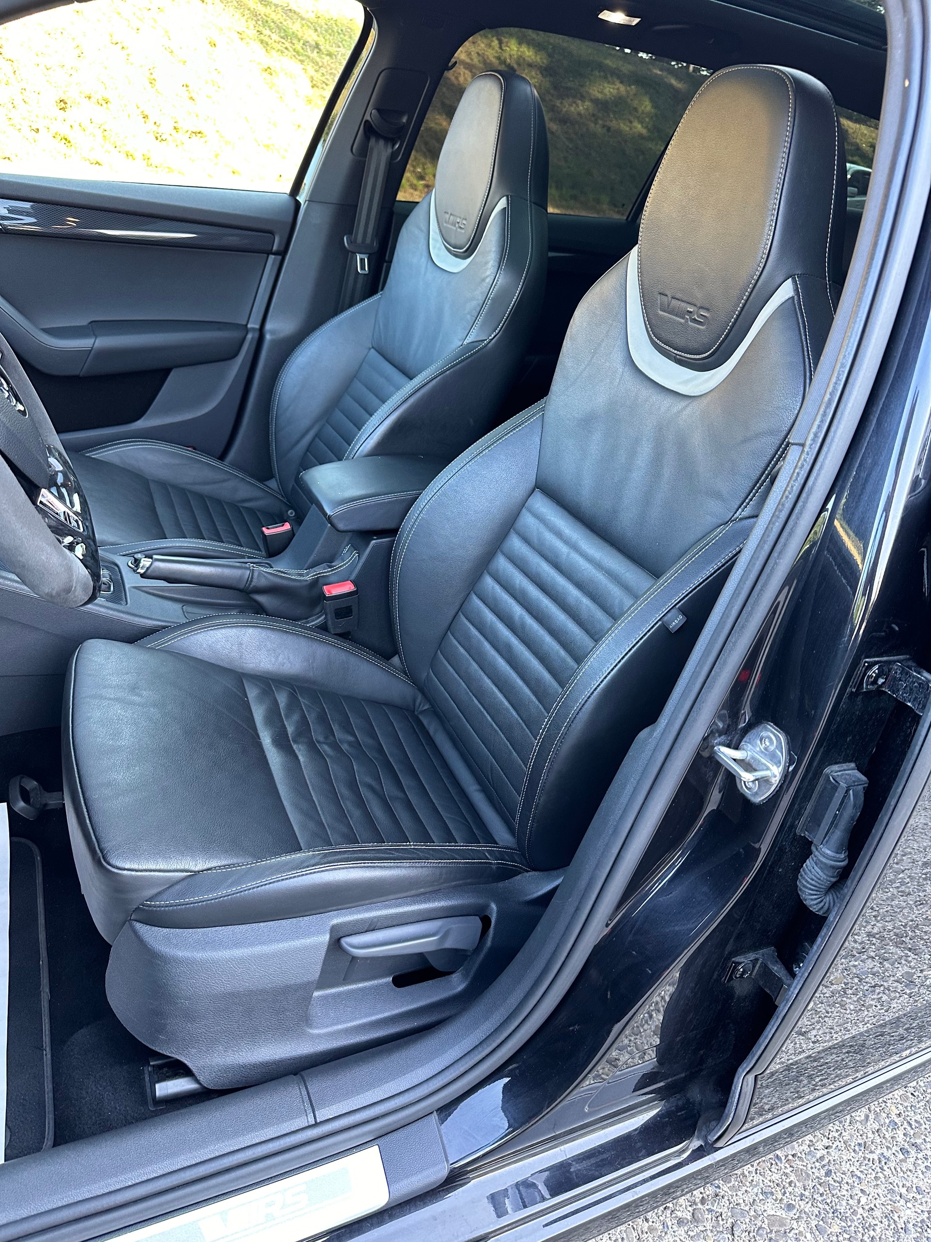 SKODA Octavia Combi 2.0 TSI RS DSG-image-13