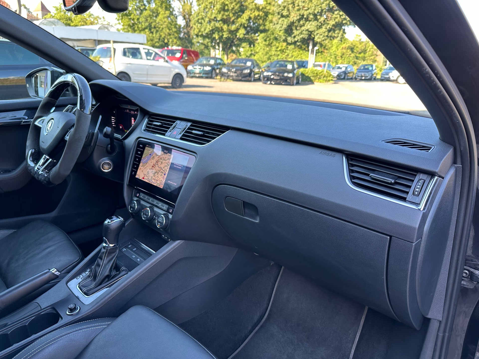 SKODA Octavia Combi 2.0 TSI RS DSG-image-19