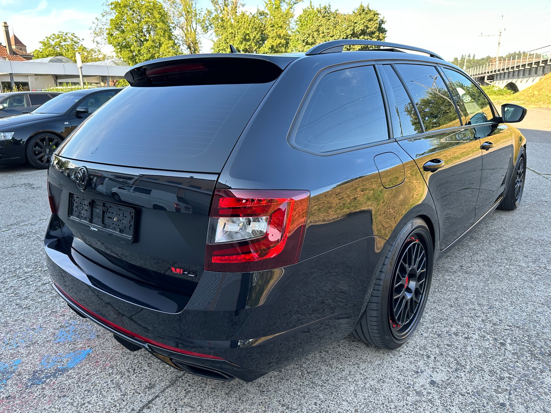 SKODA Octavia Combi 2.0 TSI RS DSG-image-4