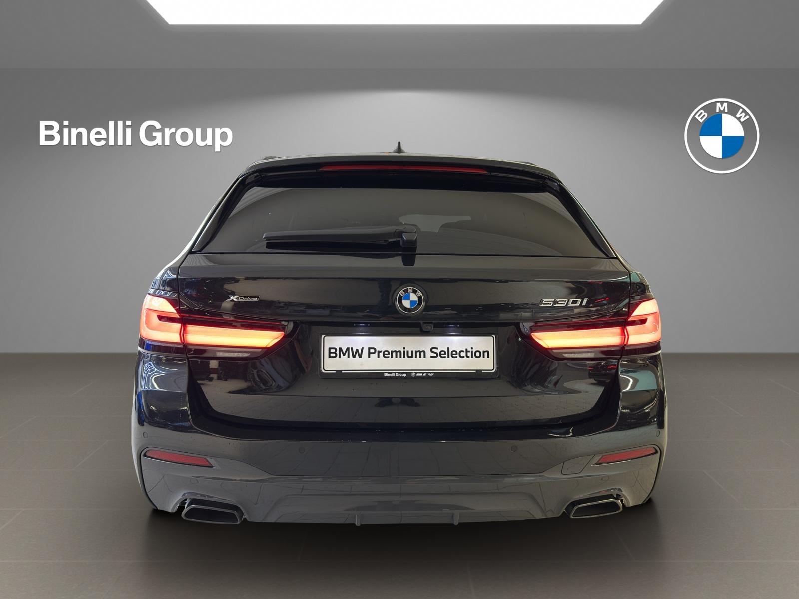 BMW 530i xDrive Touring Pure M Sport-showroom-element-3