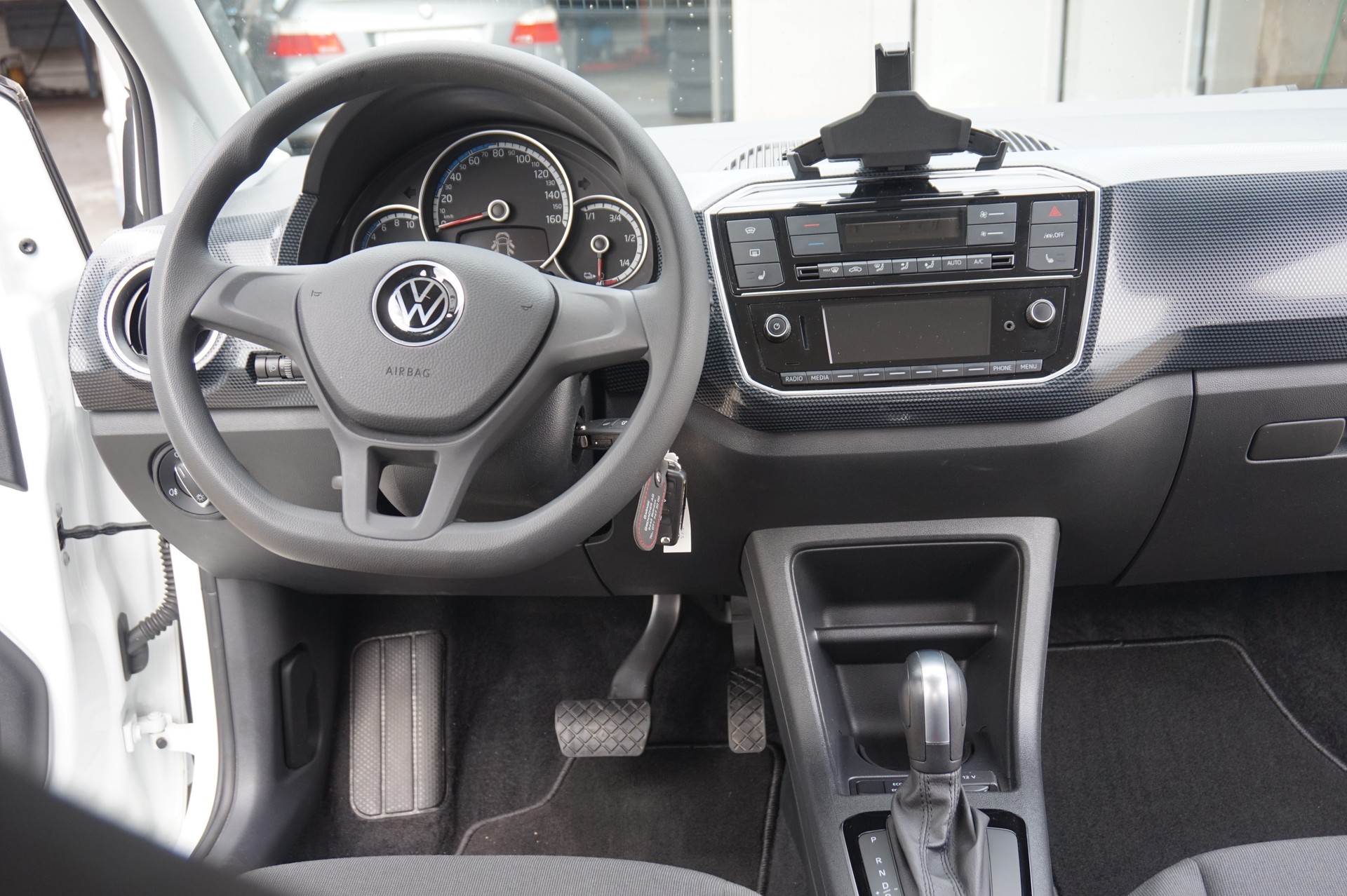 VW e-Up-image-5
