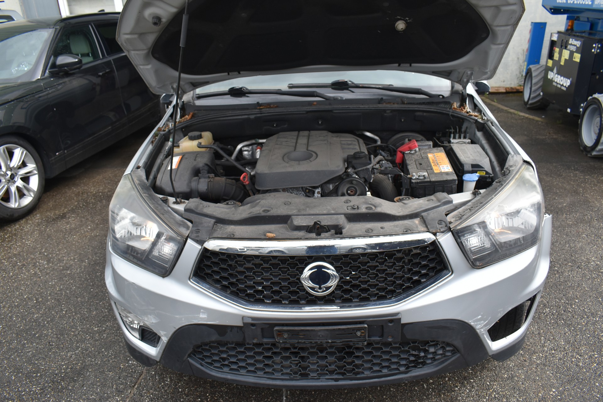 KGM-SsangYong Actyon Sports FR 2.0 Crystal 4WD-image-4
