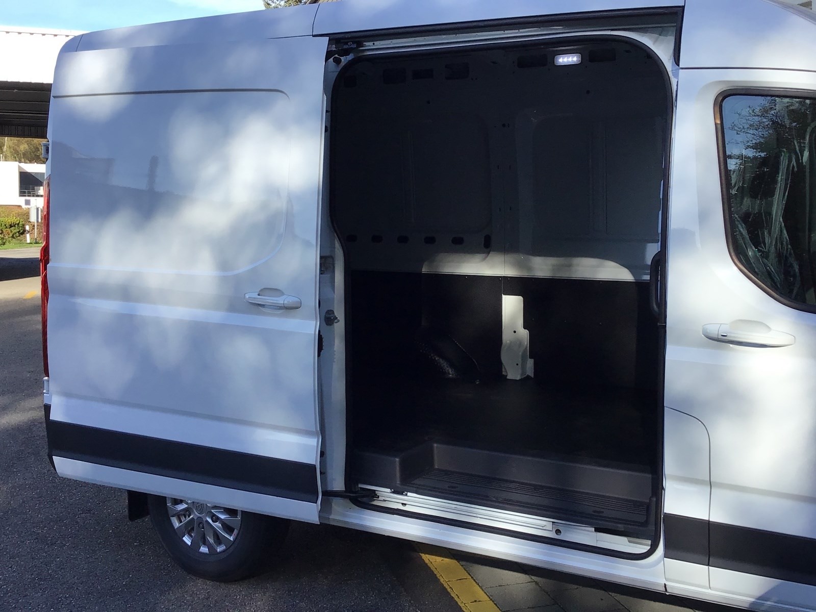 MAXUS eDeliver 9 L2H2 51.5kWh-image-7