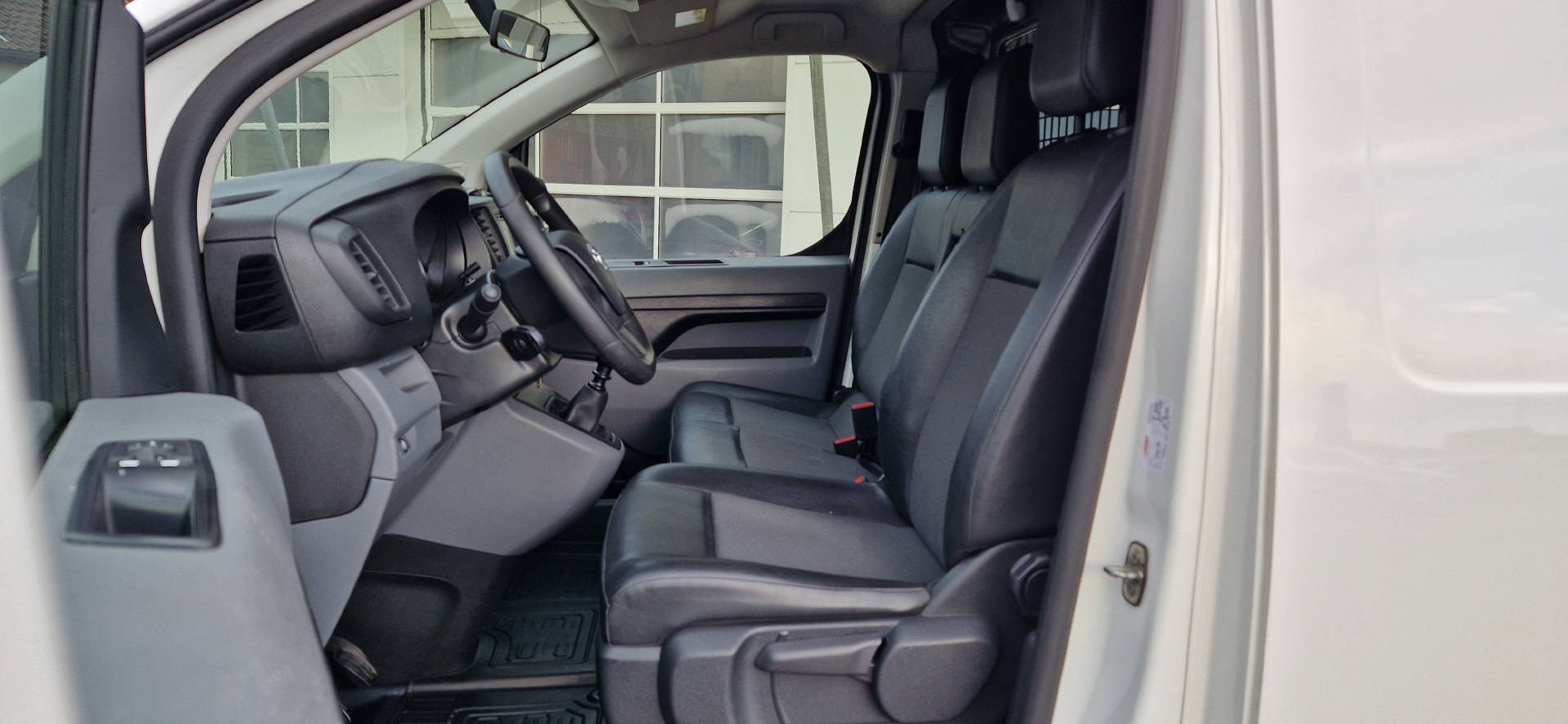 TOYOTA PROACE Van L1 1.6 D Terra-showroom-element-3