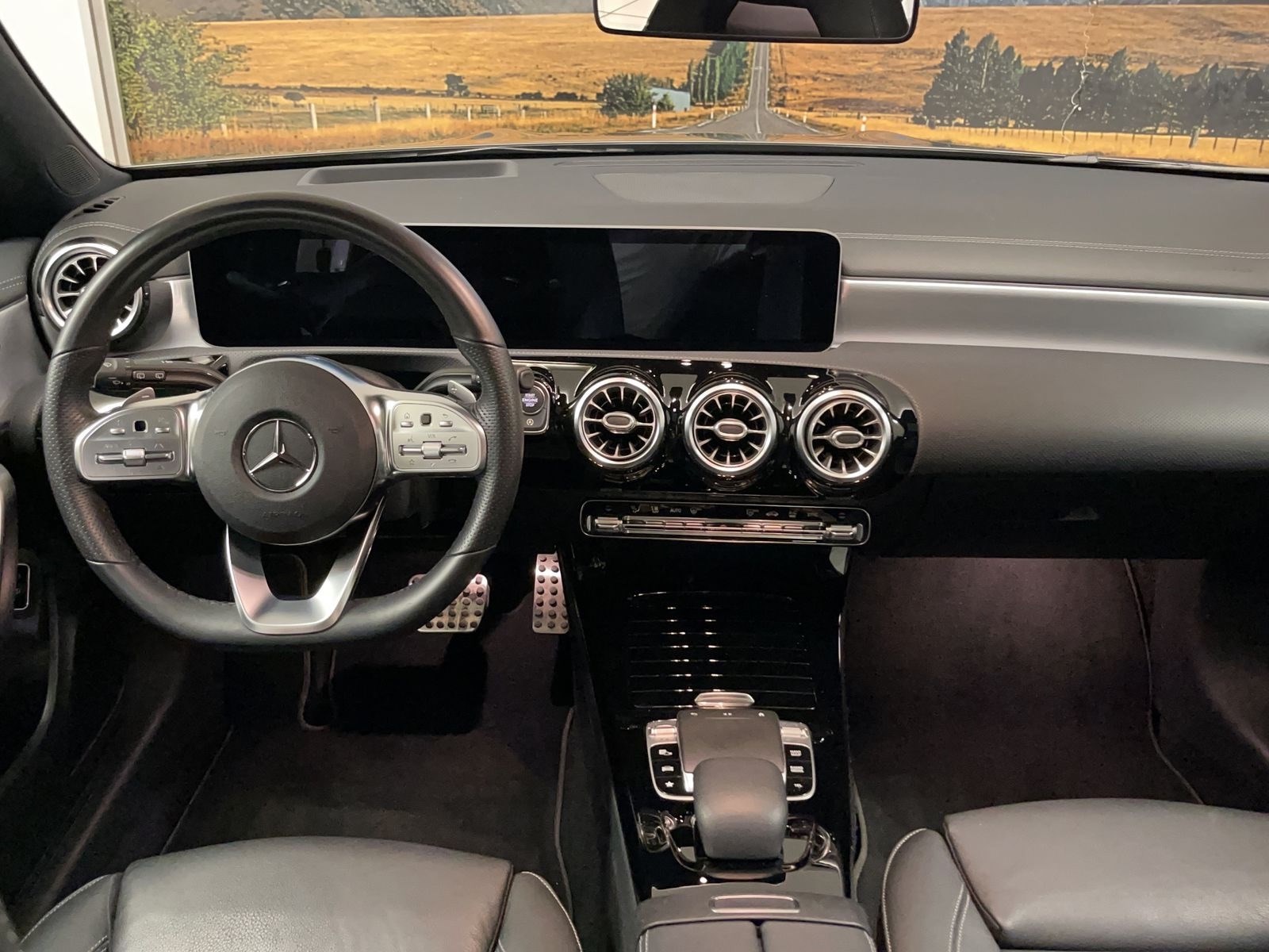 MERCEDES-BENZ CLA Shooting Brake 250 4Matic 7G-DCT AMG Line-image-5