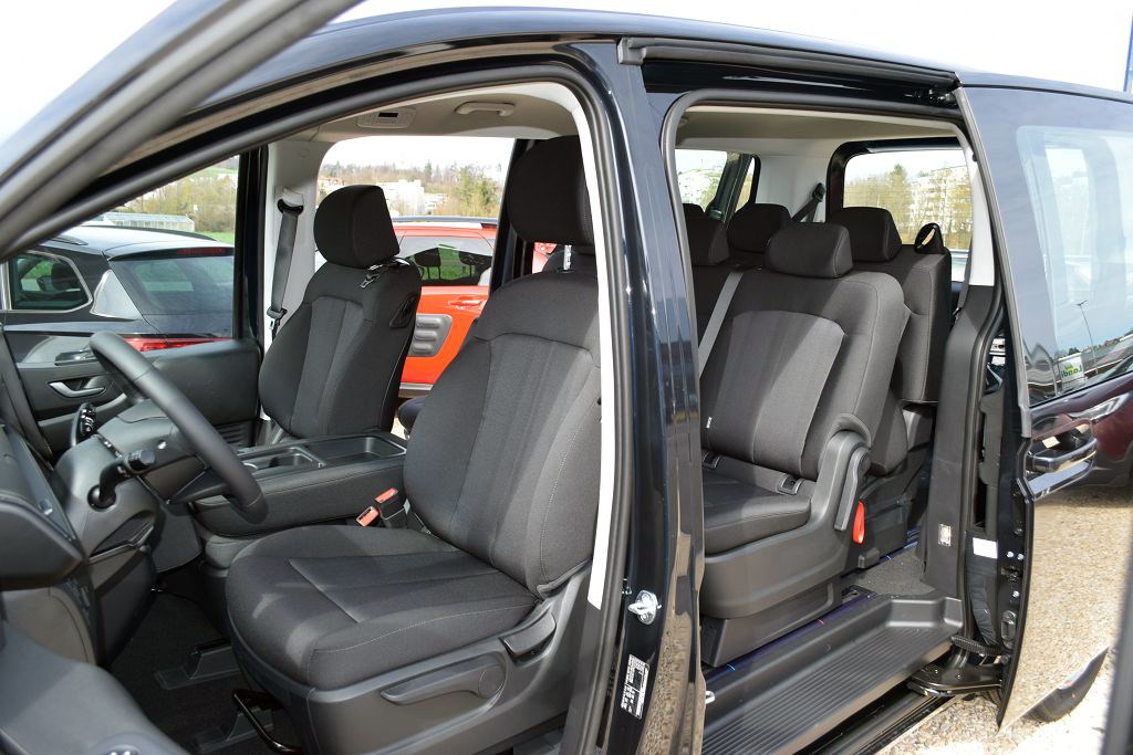 HYUNDAI Staria Wagon 1.6 GDi HEV Amplia-image-6