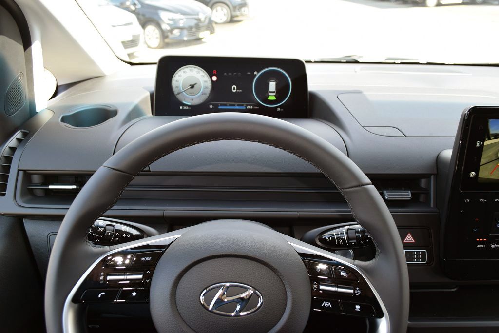 HYUNDAI Staria Wagon 1.6 GDi HEV Amplia-image-8