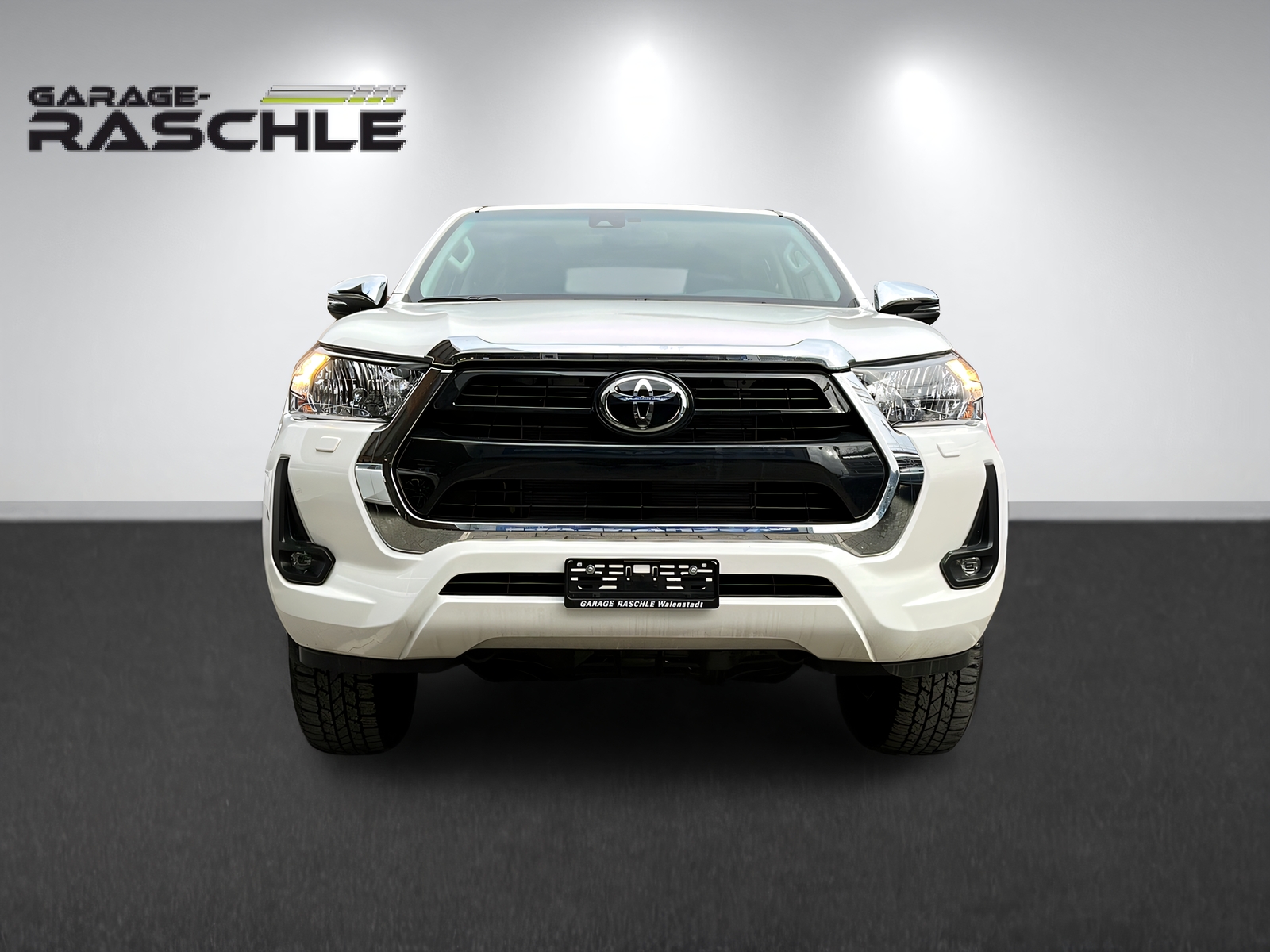 TOYOTA Hilux 2.4D-4D Style Double Cab 4x4 A-showroom-element-1