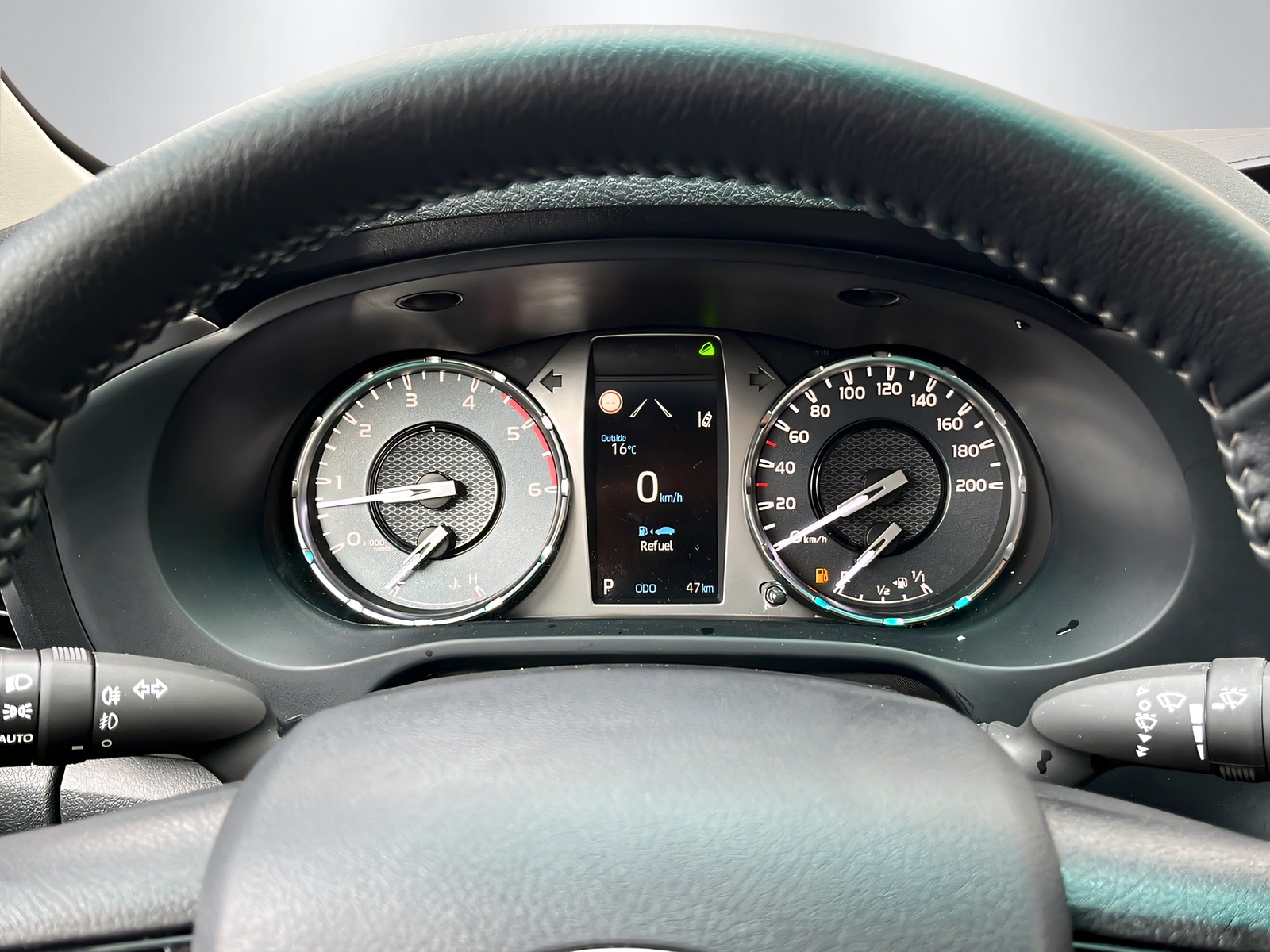 TOYOTA Hilux 2.4D-4D Style Double Cab 4x4 A-image-8
