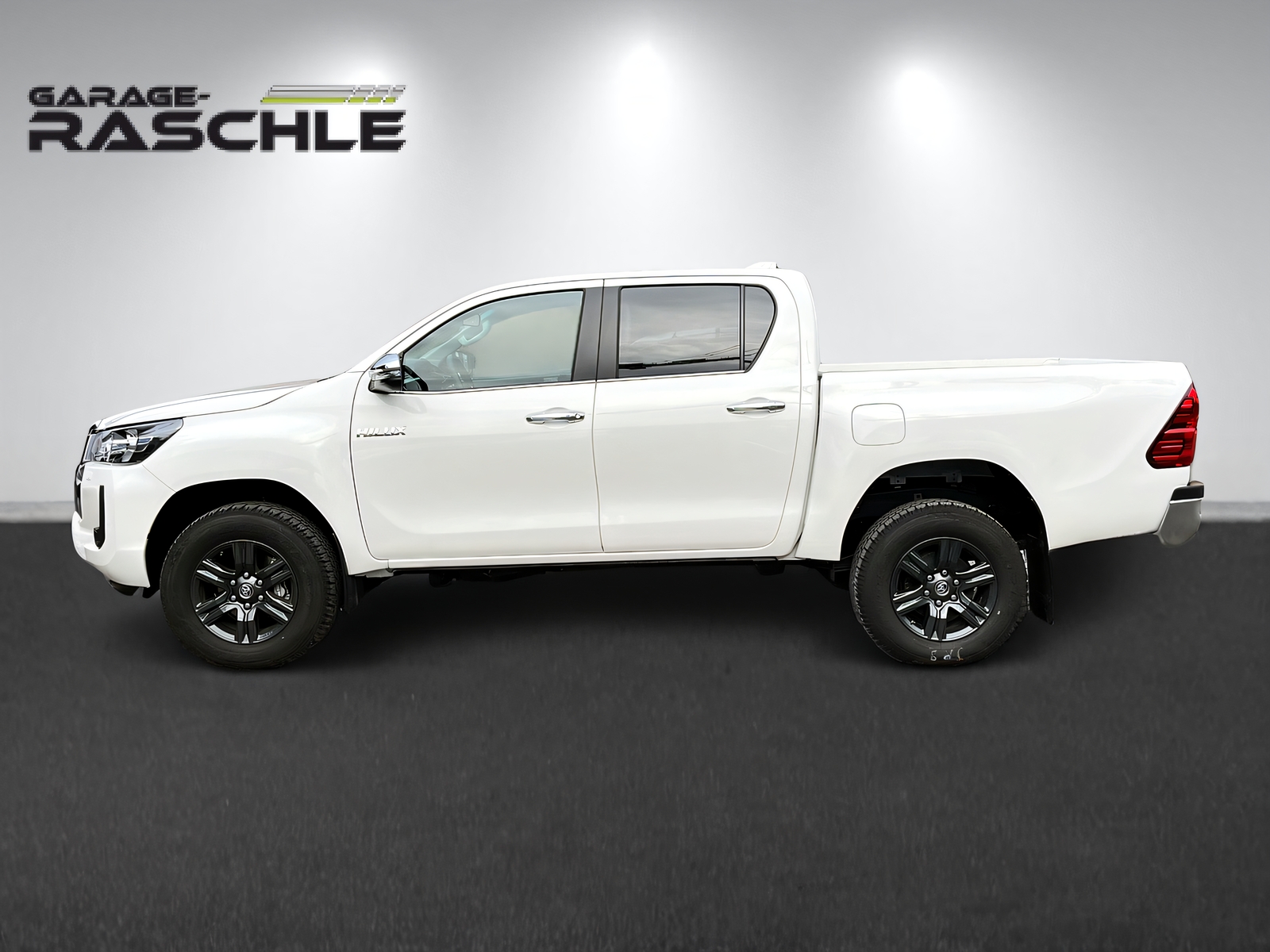 TOYOTA Hilux 2.4D-4D Style Double Cab 4x4 A-showroom-element-3