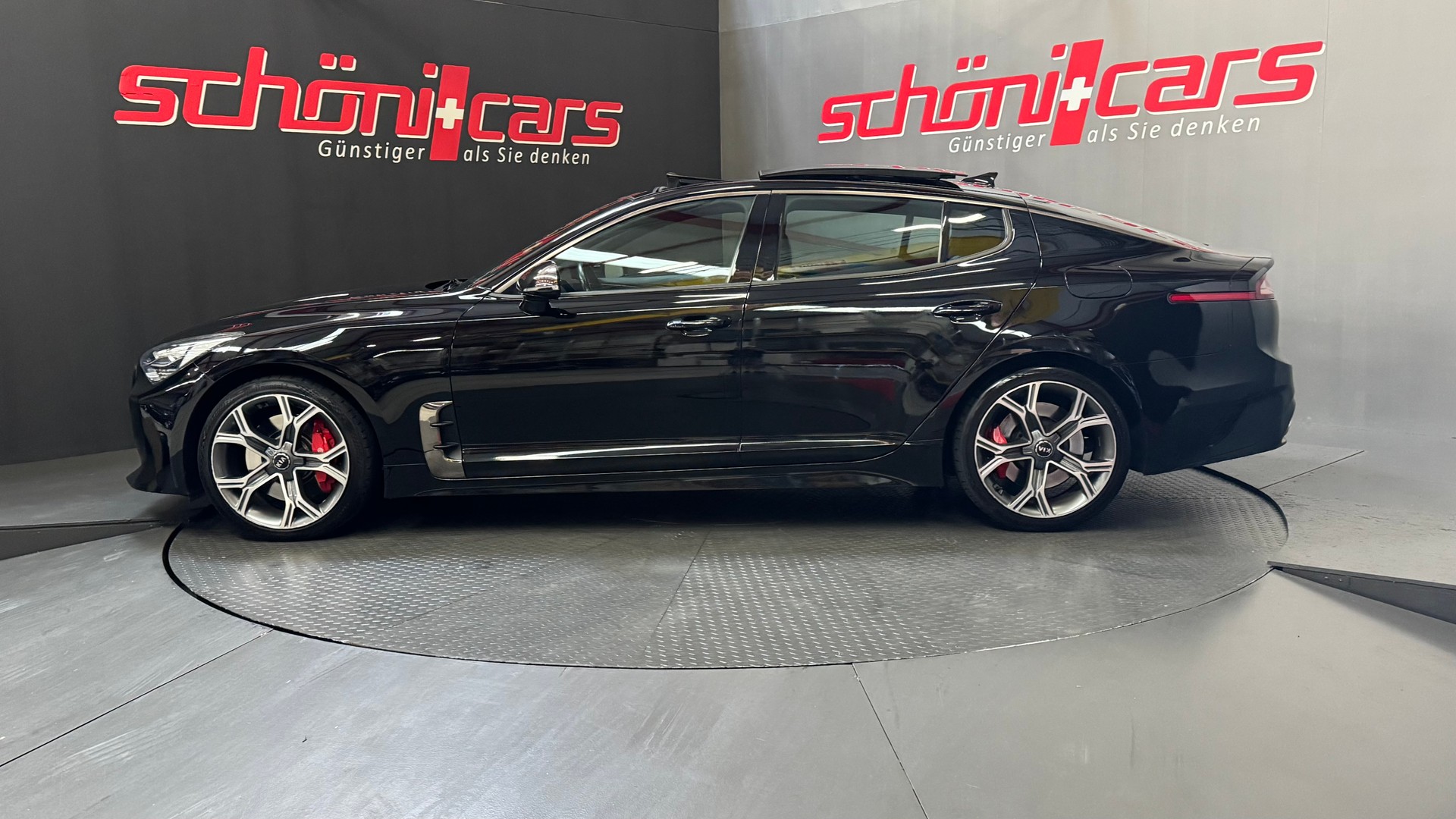 KIA Stinger 3.3 T-GDi GT Automat AWD-showroom-element-2