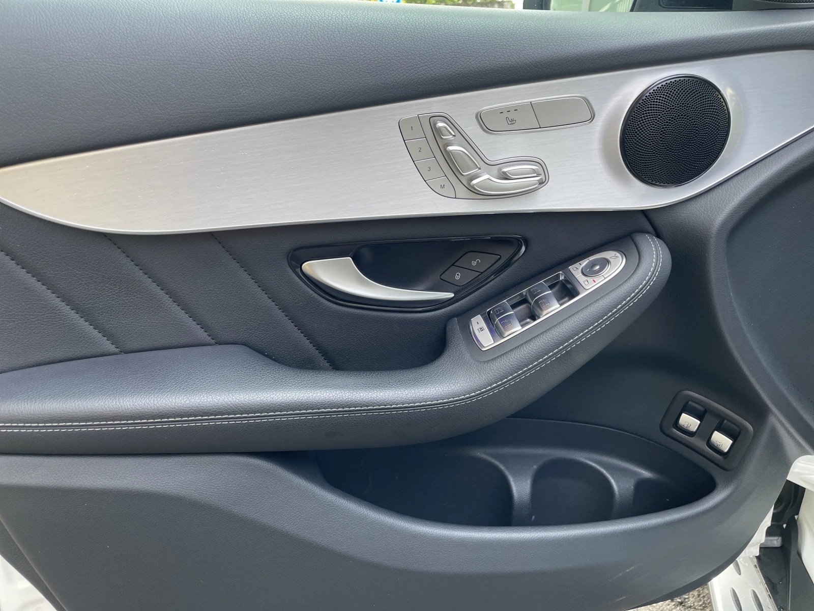 Image MERCEDES-BENZ GLC-300 GLC 300 e AMG Line 4Matic 9G-Tronic