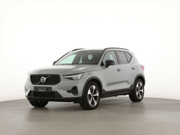Photo VOLVO XC40 XC40 B3 Benzin Mild Hybrid Plus Dark DCT