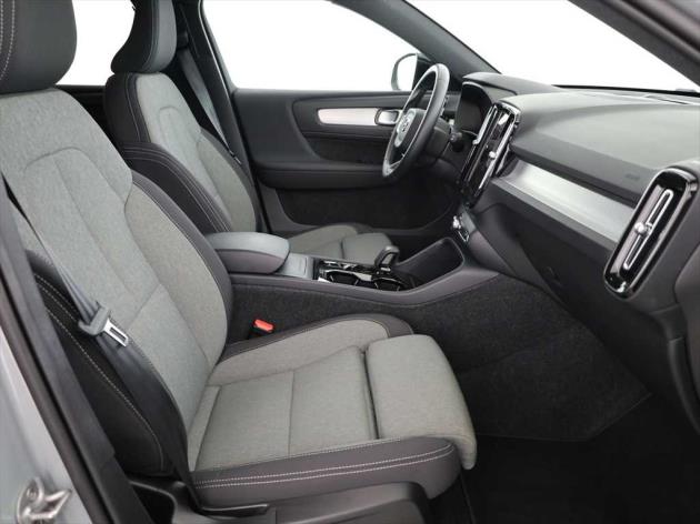 Image VOLVO XC40 XC40 B3 Benzin Mild Hybrid Plus Dark DCT