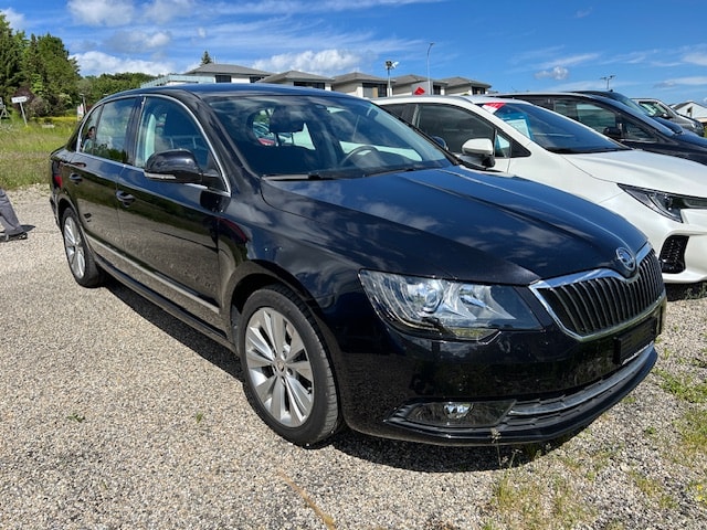 SKODA Superb 1.8 TSI Elegance (Limousine)