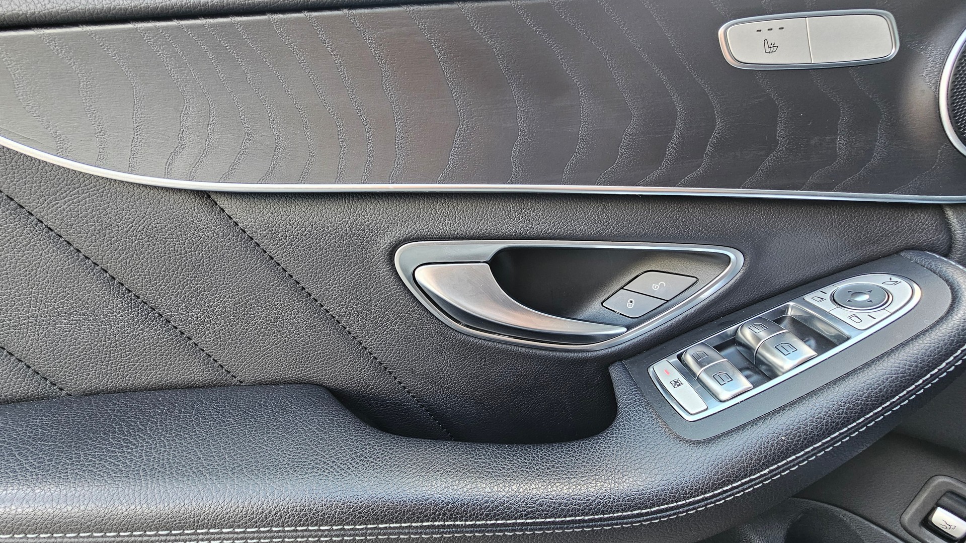 MERCEDES-BENZ C 250 d Swiss Star AMG Line 4Matic 9G-Tronic-image-9