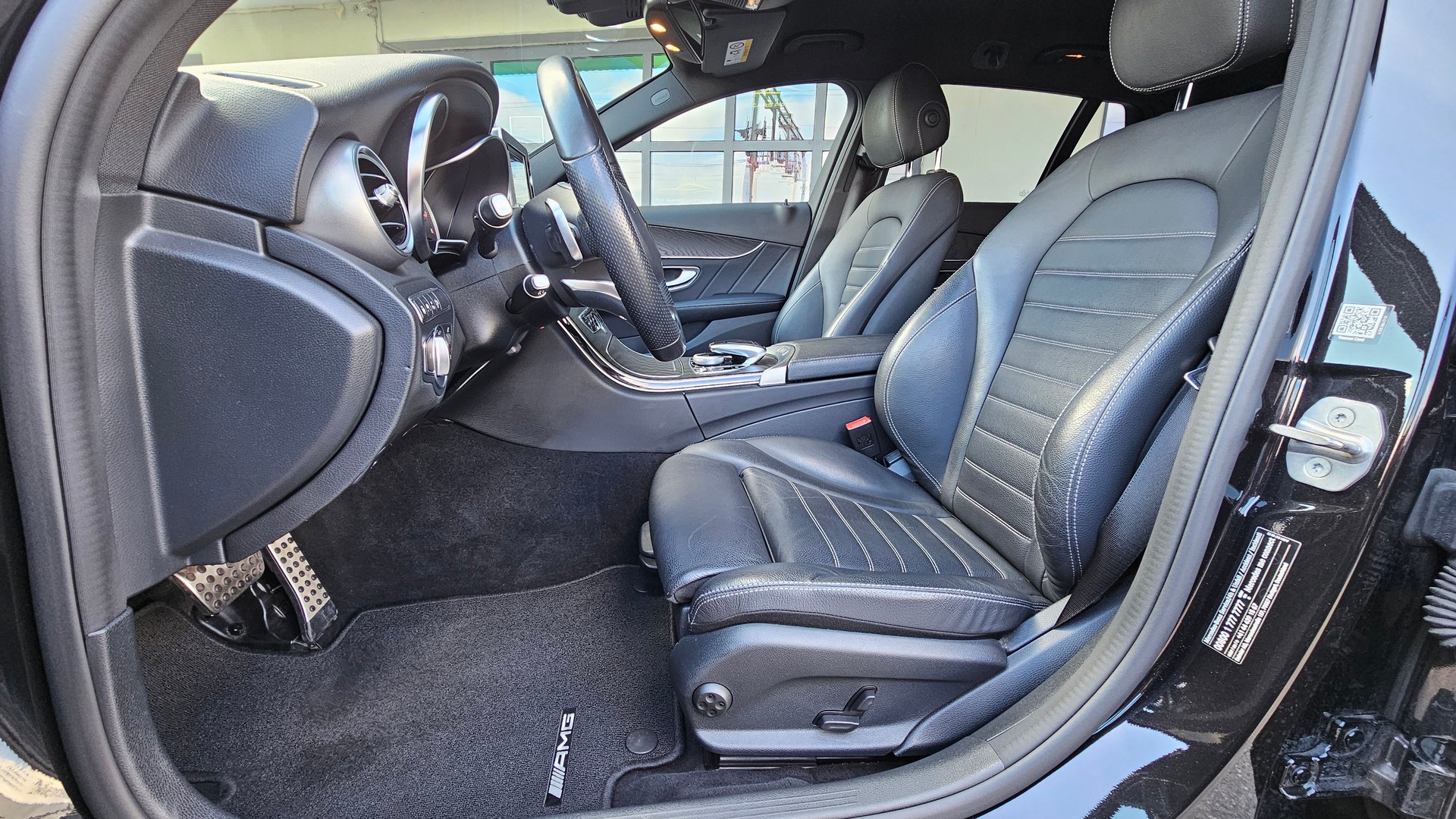 MERCEDES-BENZ C 250 d Swiss Star AMG Line 4Matic 9G-Tronic-image-6